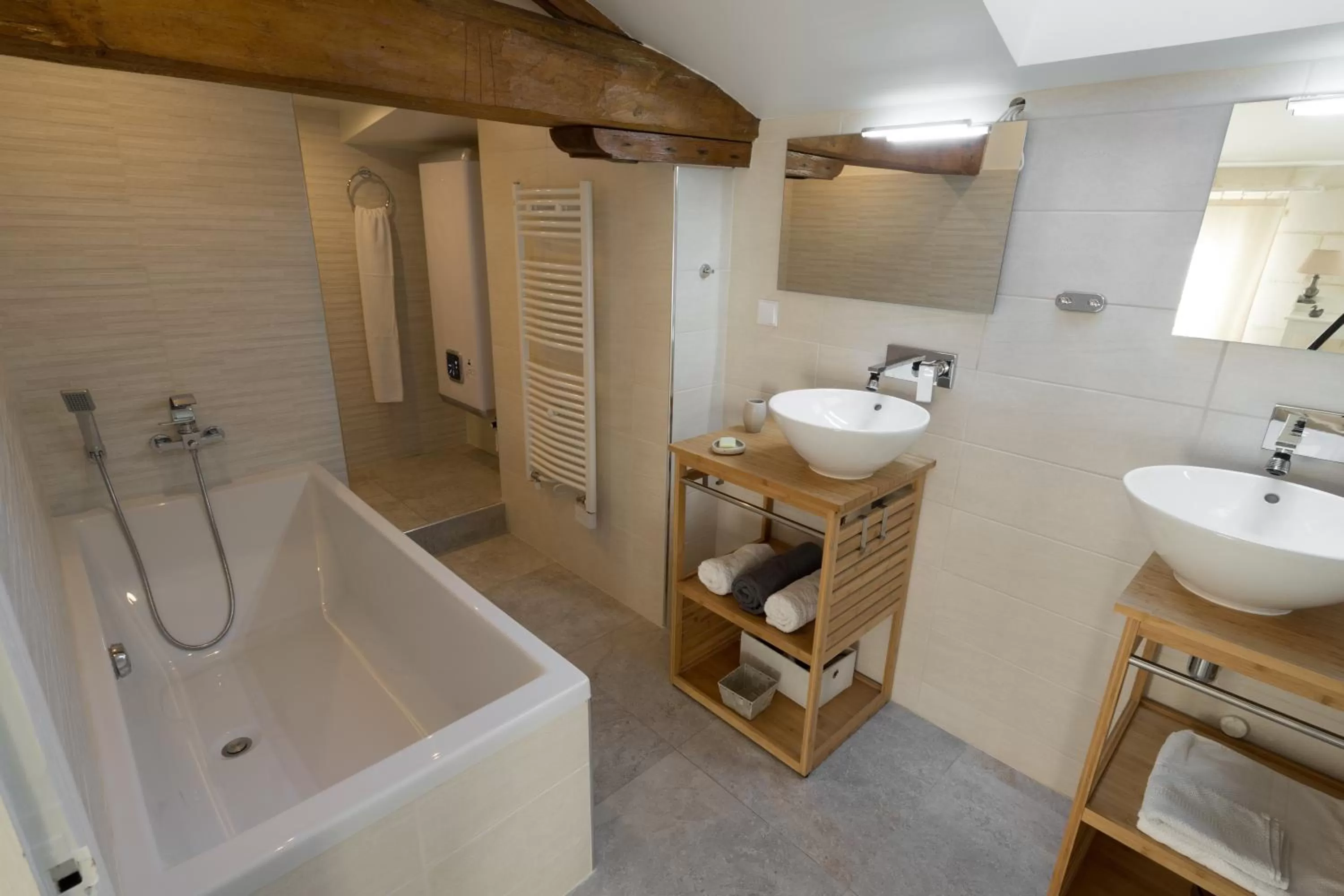 Bathroom in La Tillaie SPA et Sauna