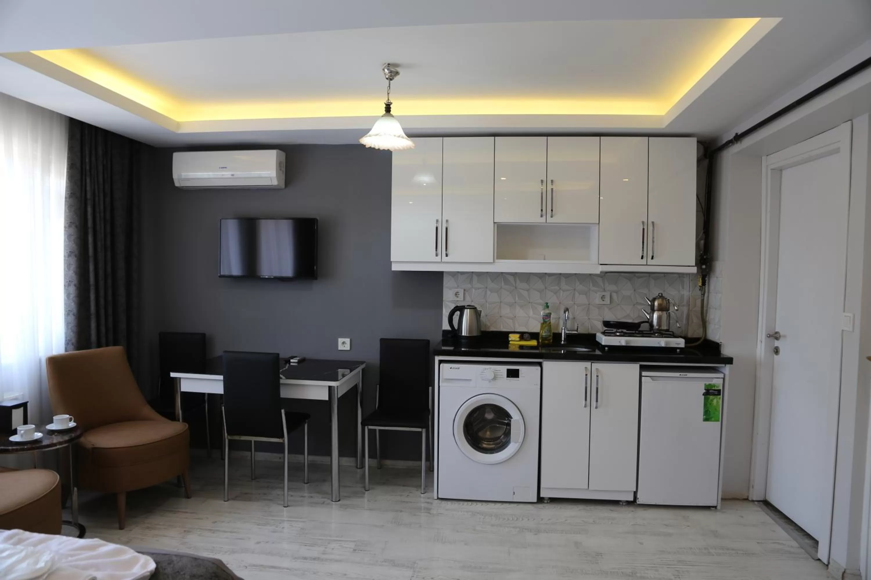 Kitchen or kitchenette, Kitchen/Kitchenette in Arat Apartments