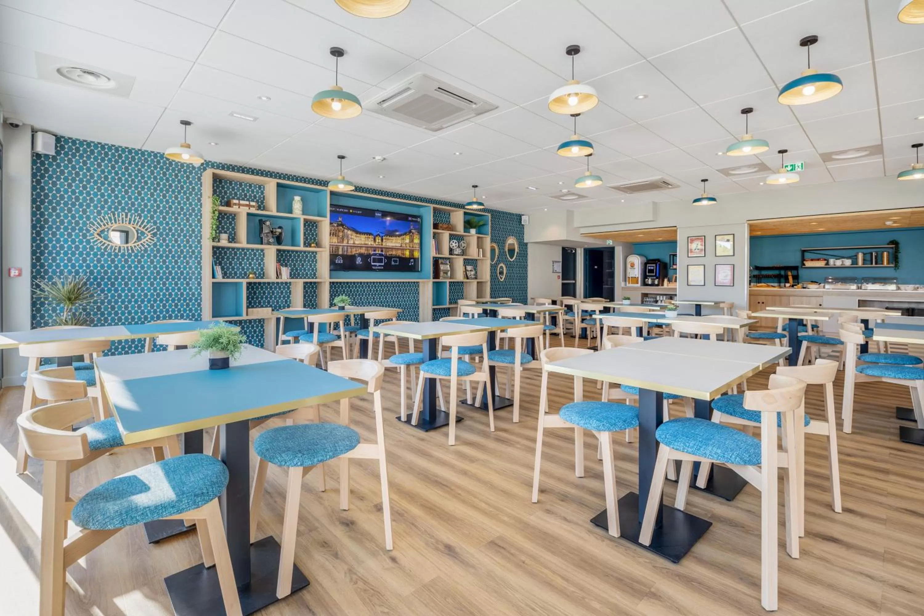 Restaurant/places to eat in Kyriad Bordeaux Nord Sainte Eulalie