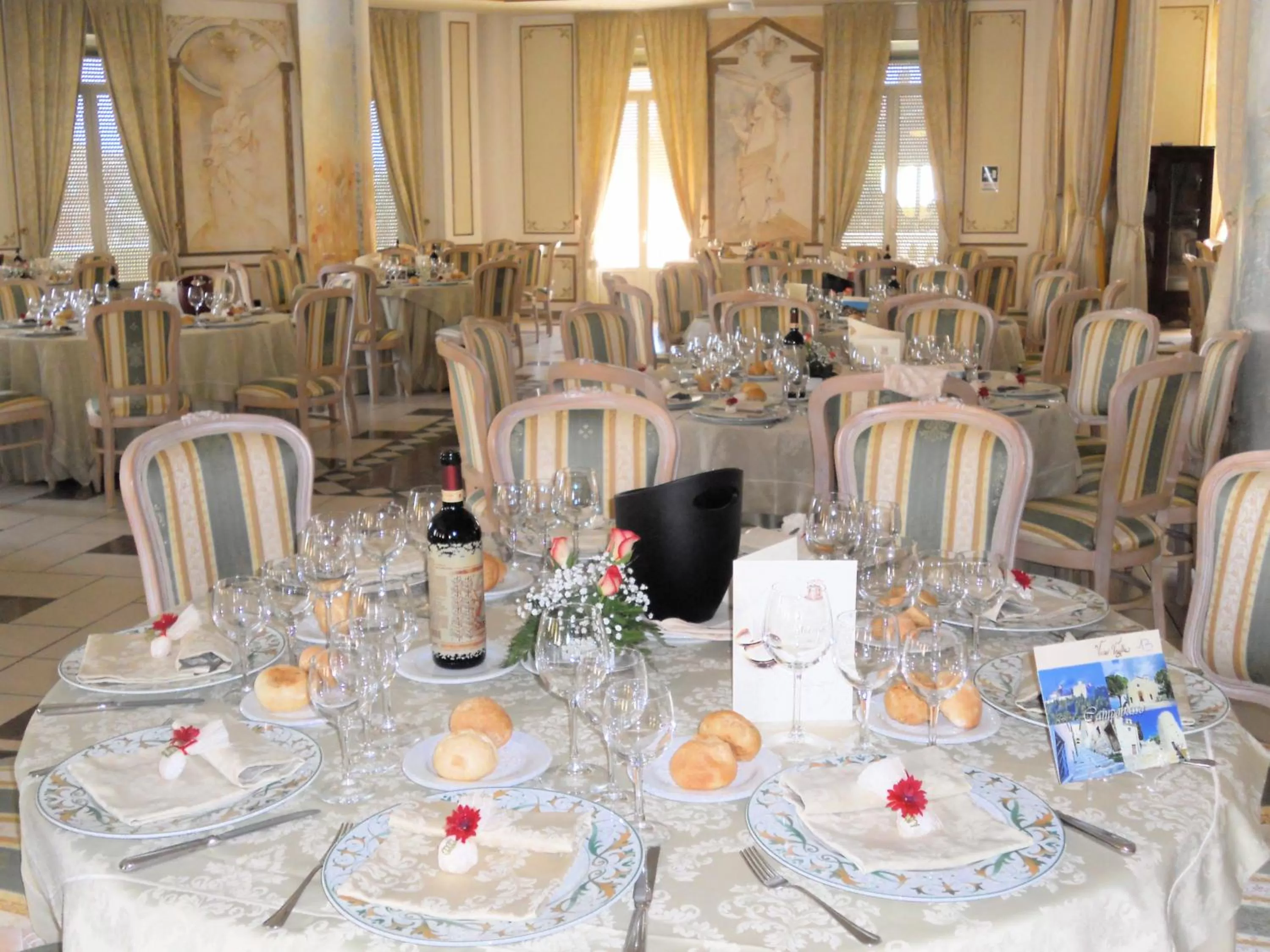 Restaurant/places to eat in Hotel Rinascimento