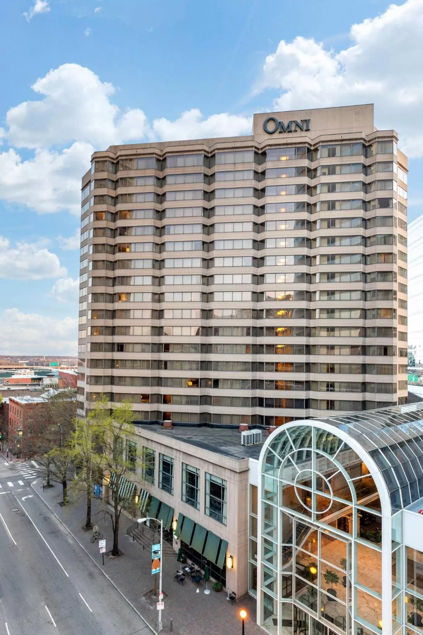 Property building in Omni Richmond Hotel