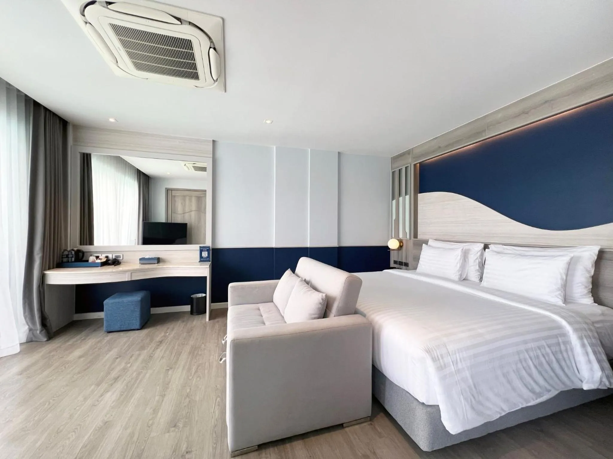 Bed in Seabed Grand Hotel Phuket - SHA Extra Plus