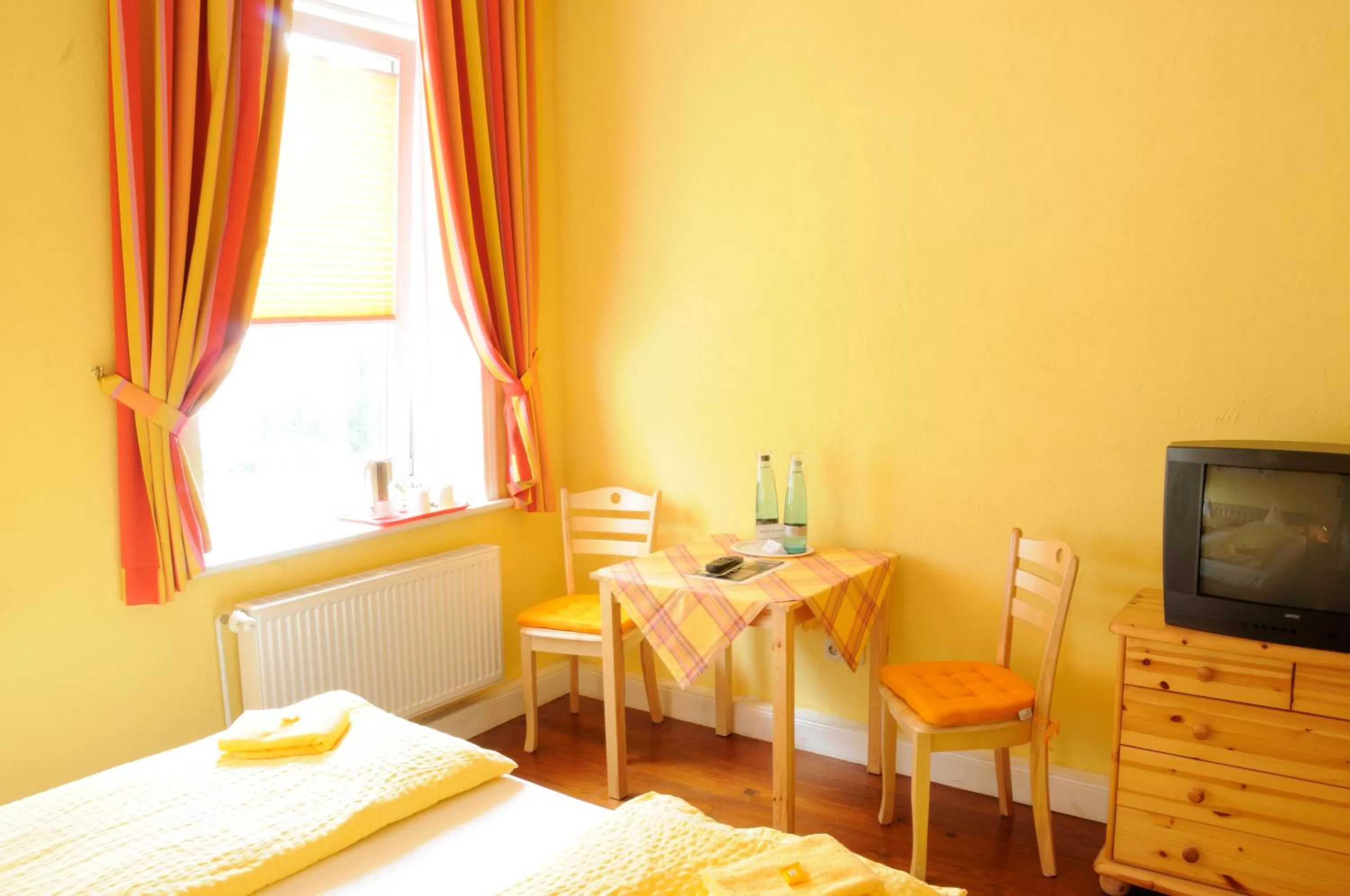 Photo of the whole room, TV/Entertainment Center in Hotel zur alten Stadtmauer