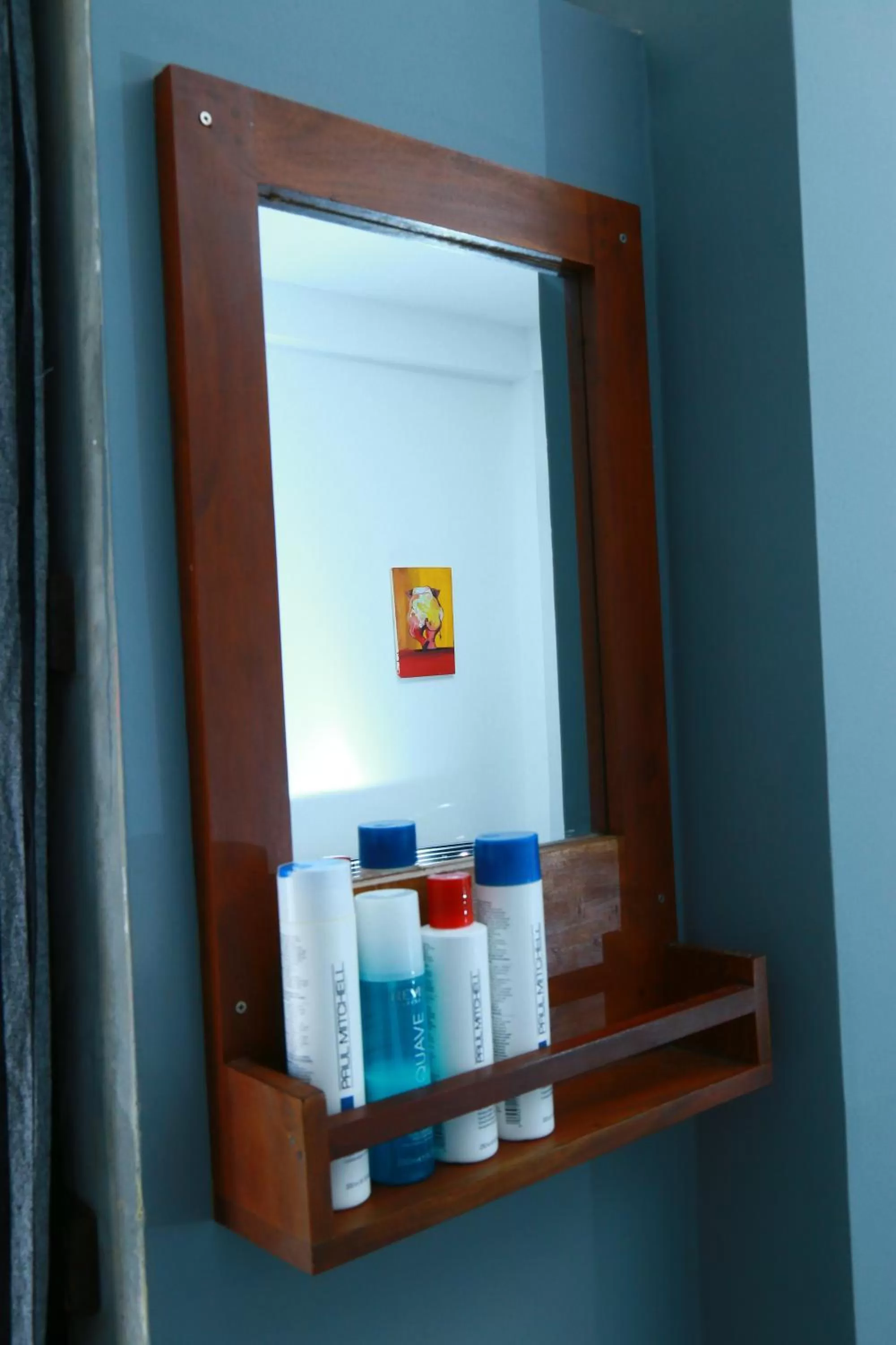 Photo of the whole room in SriMany