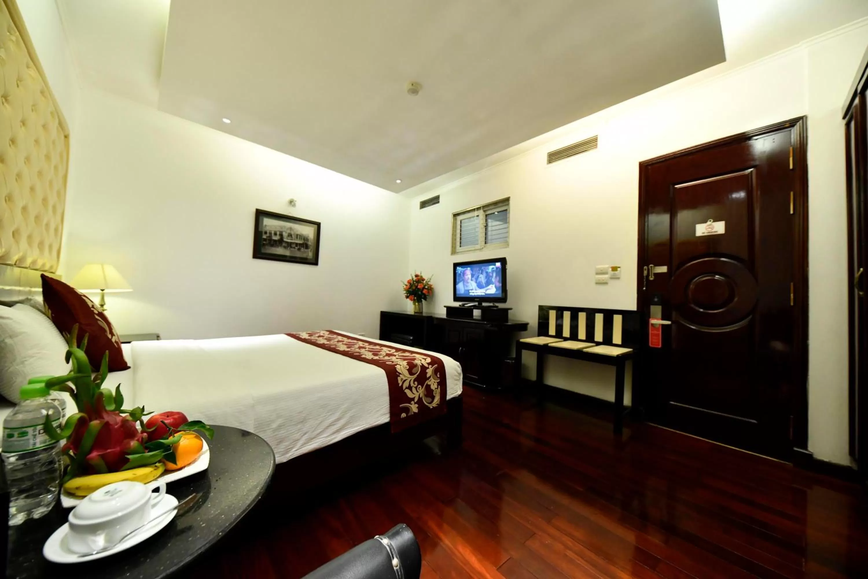 Family Room with Balcony in Hanoi Traveller House