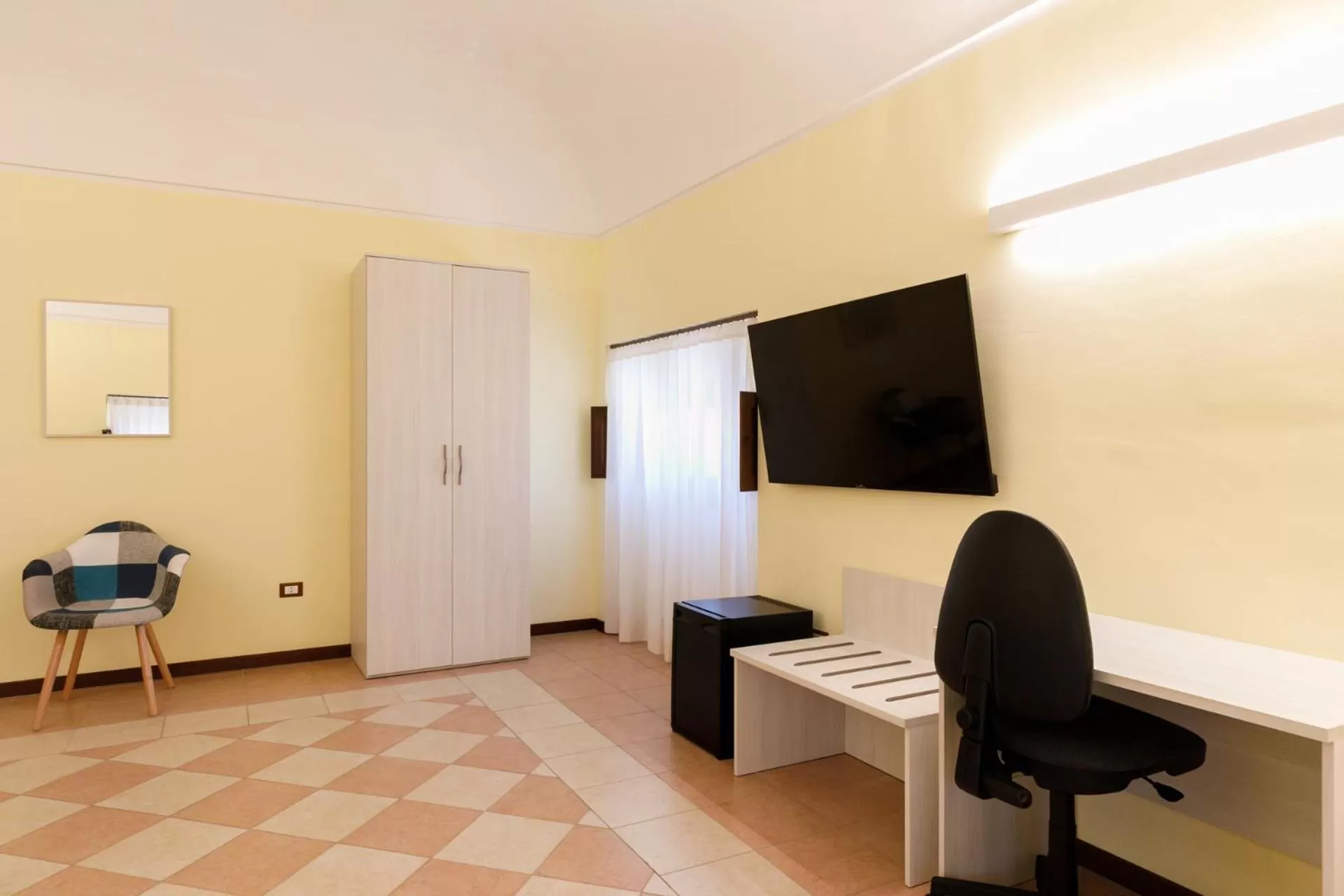 TV/Entertainment Center in B&B Lanciano