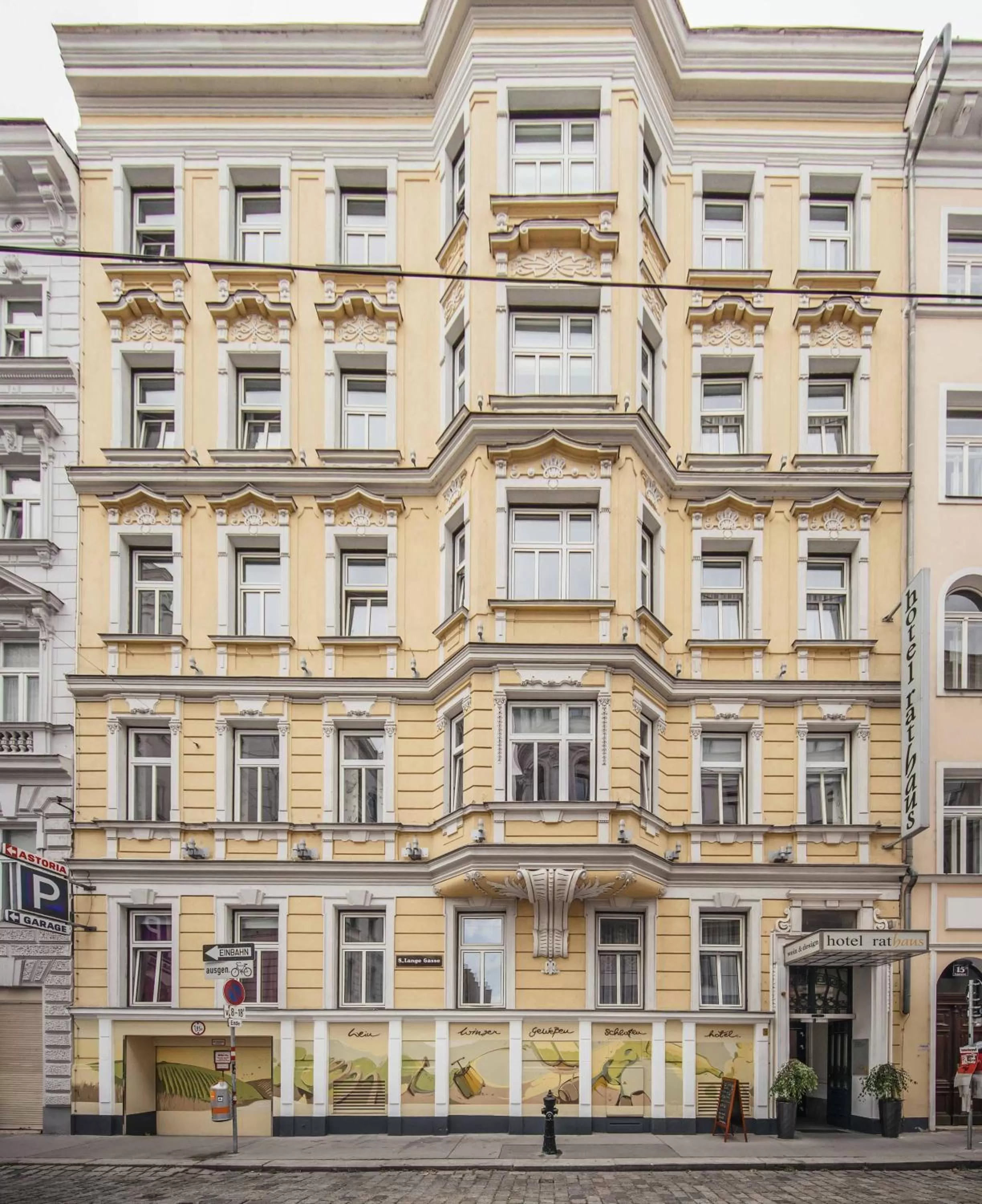 Facade/entrance in Hotel Rathaus - Wein & Design