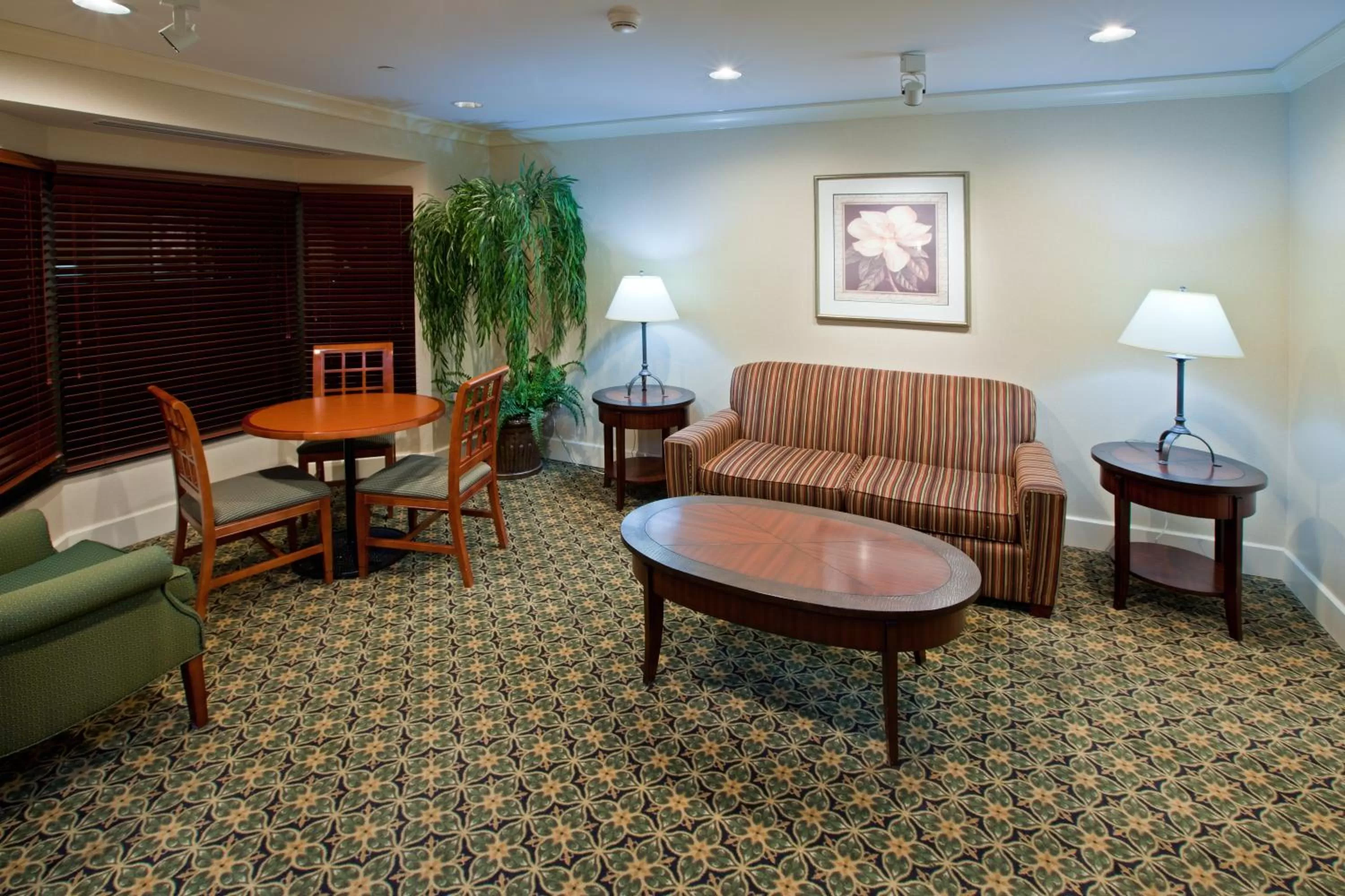 Property building in Staybridge Suites Indianapolis-Airport by IHG