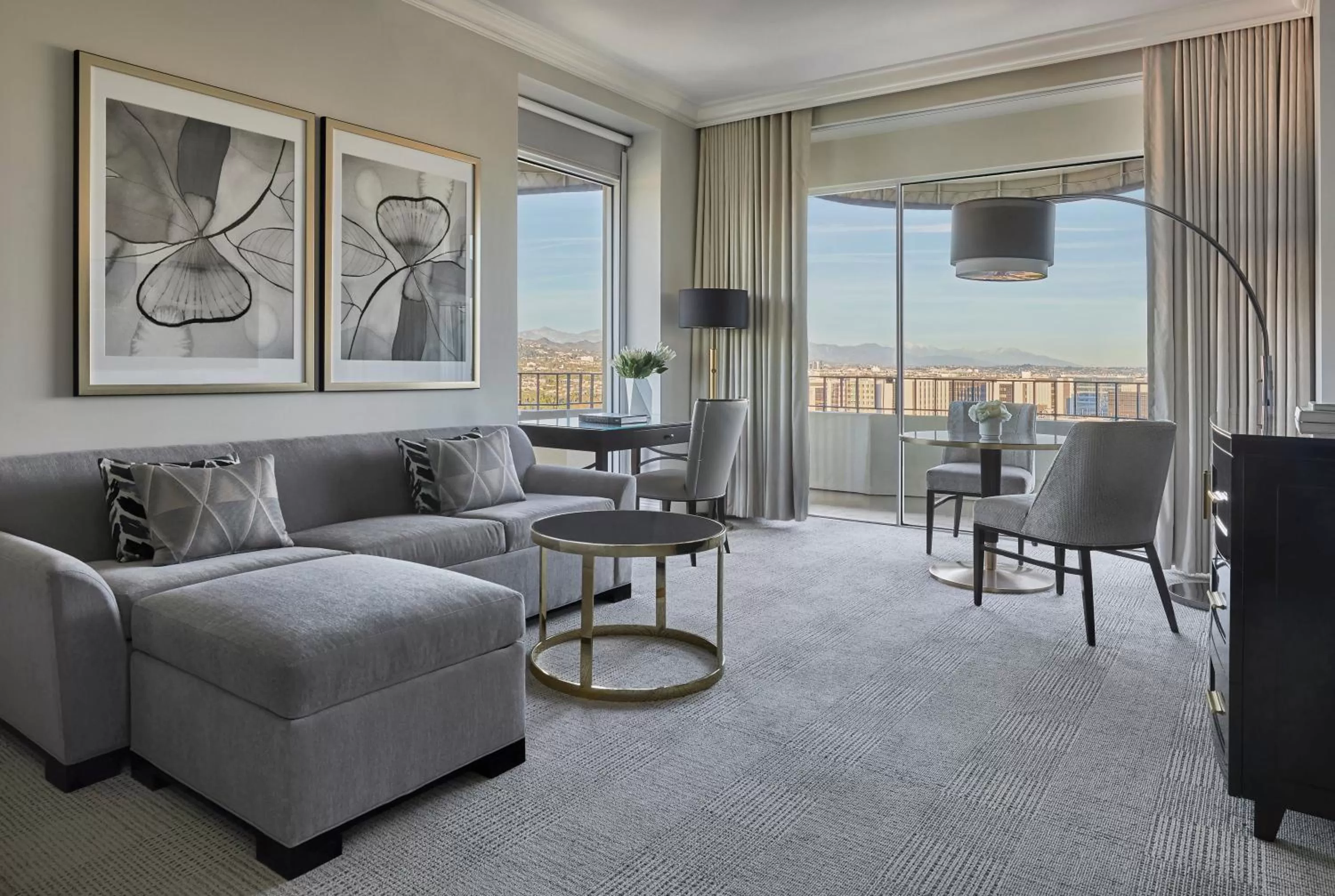 Living room in Four Seasons Hotel Los Angeles at Beverly Hills