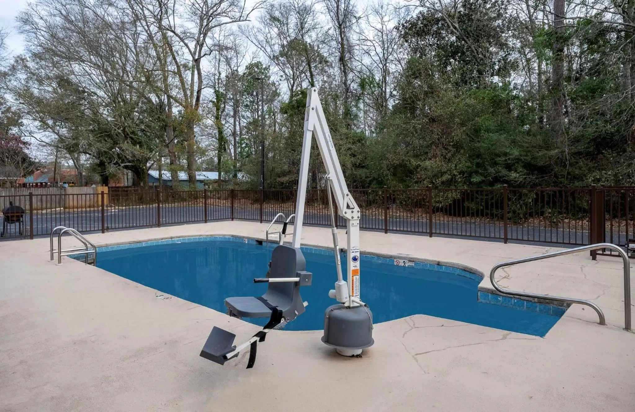 Swimming pool in Red Roof Inn Bay Minette