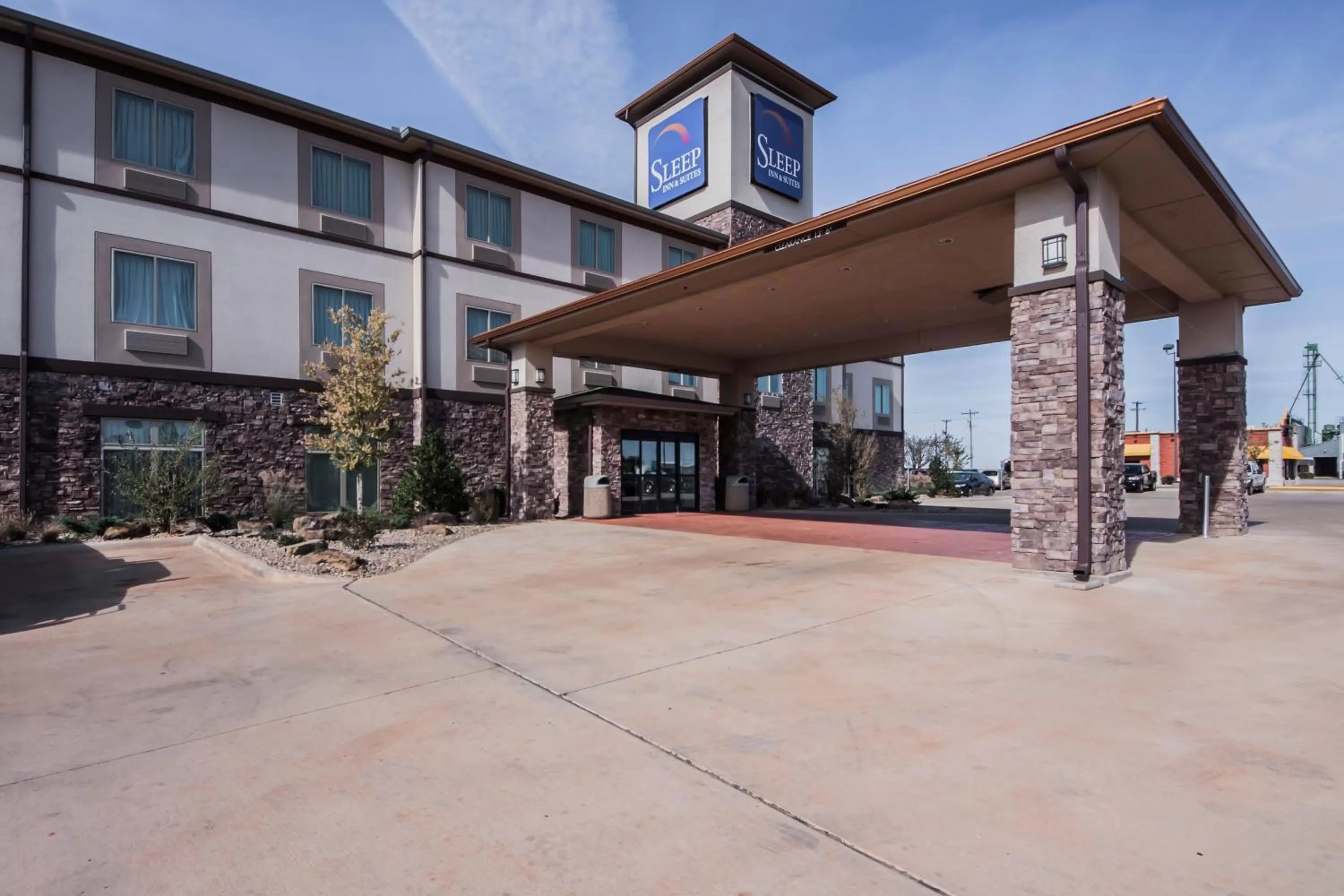 Facade/entrance in Sleep Inn & Suites Hennessey