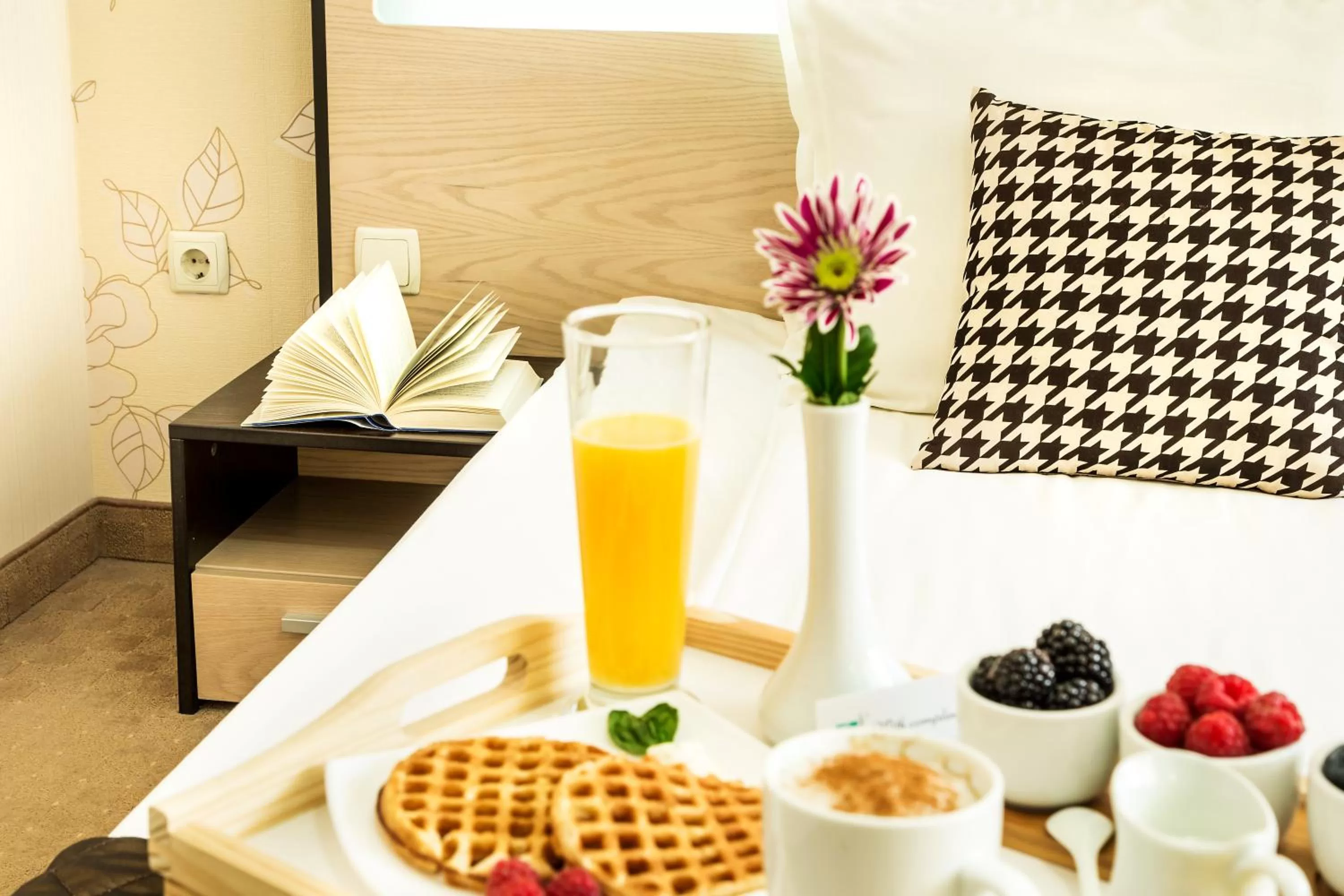 Food and drinks in City Avenue Hotel