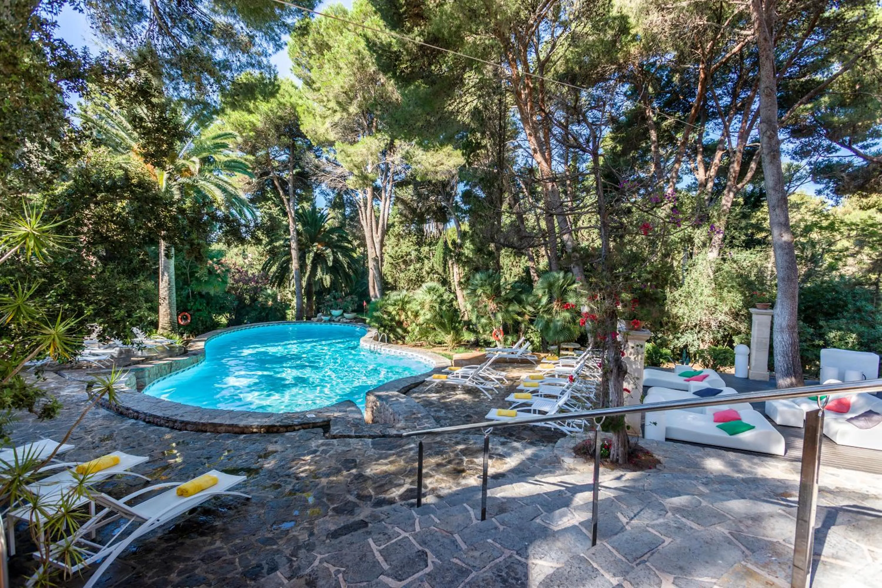 Swimming pool in Lago Garden Apart-Suites & Spa Hotel