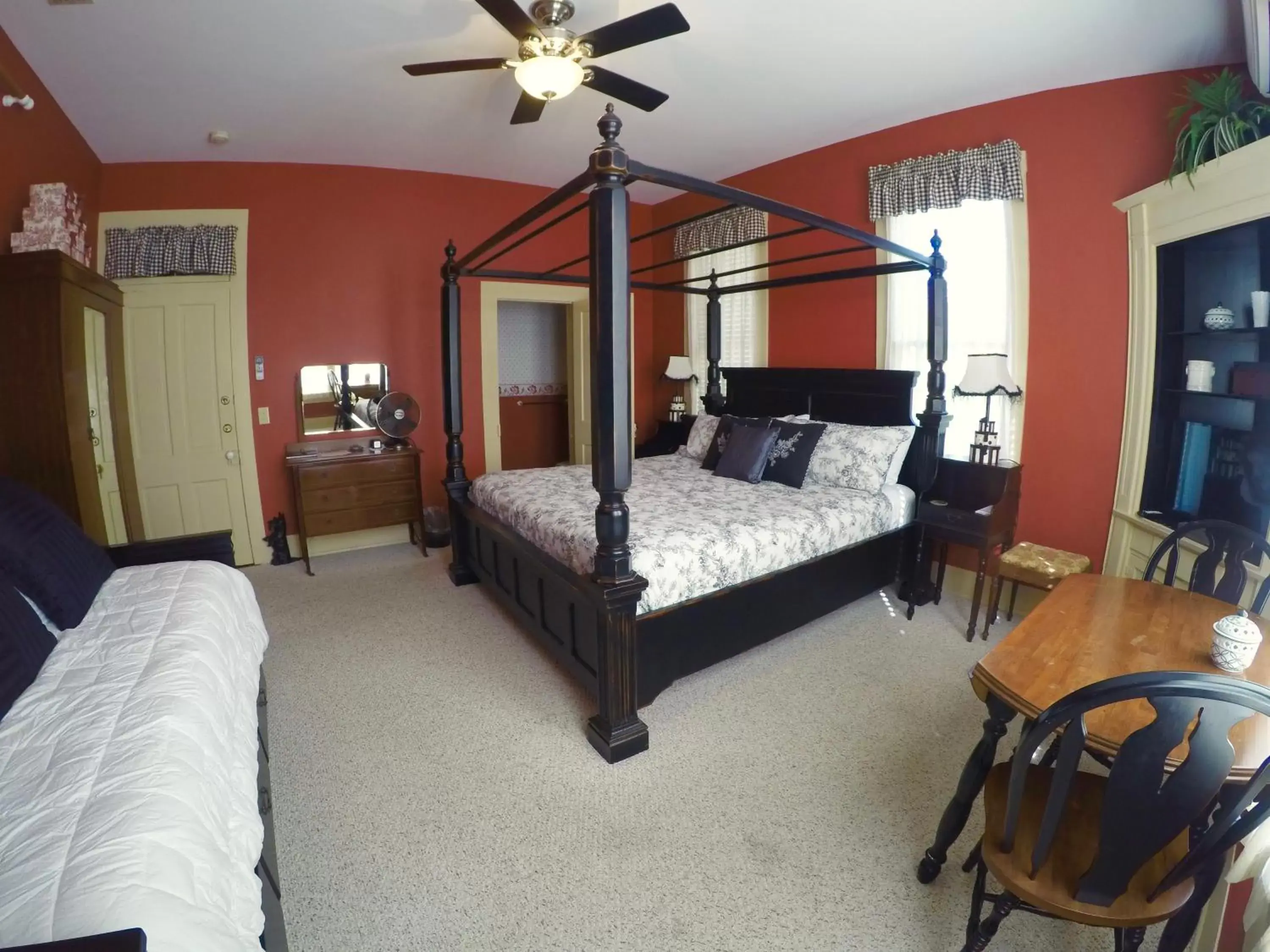 Hardeman House Bed and Breakfast Hardeman House Bed and Breakfast