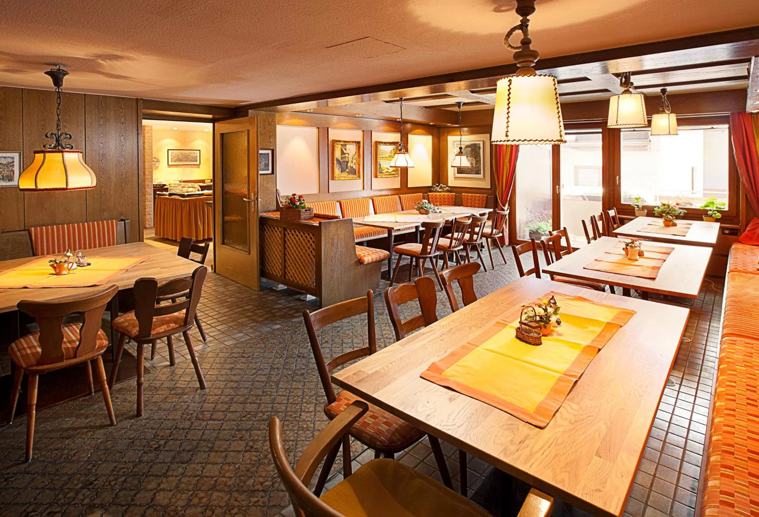 Restaurant/places to eat in Altstadthotel "Zum Hechten"