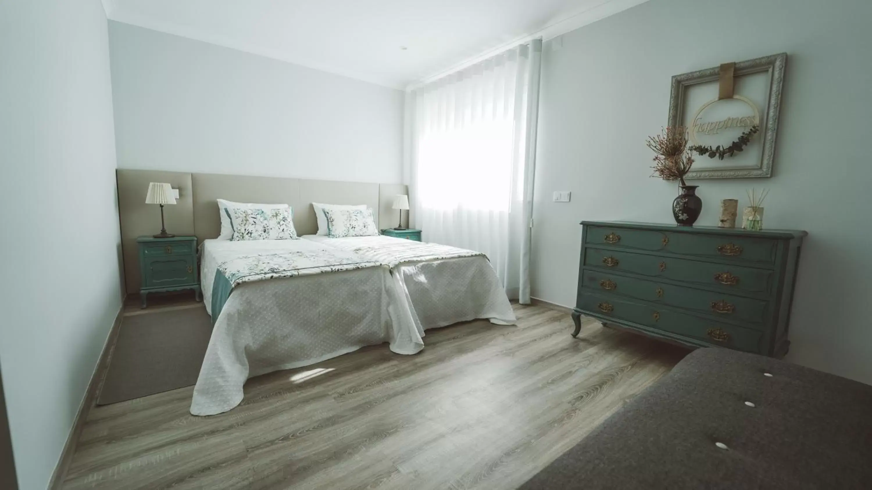 Standard Family Room - single occupancy in Vila Milreu Guest House Standard Family Room - single occupancy in Vila Milreu Guest House