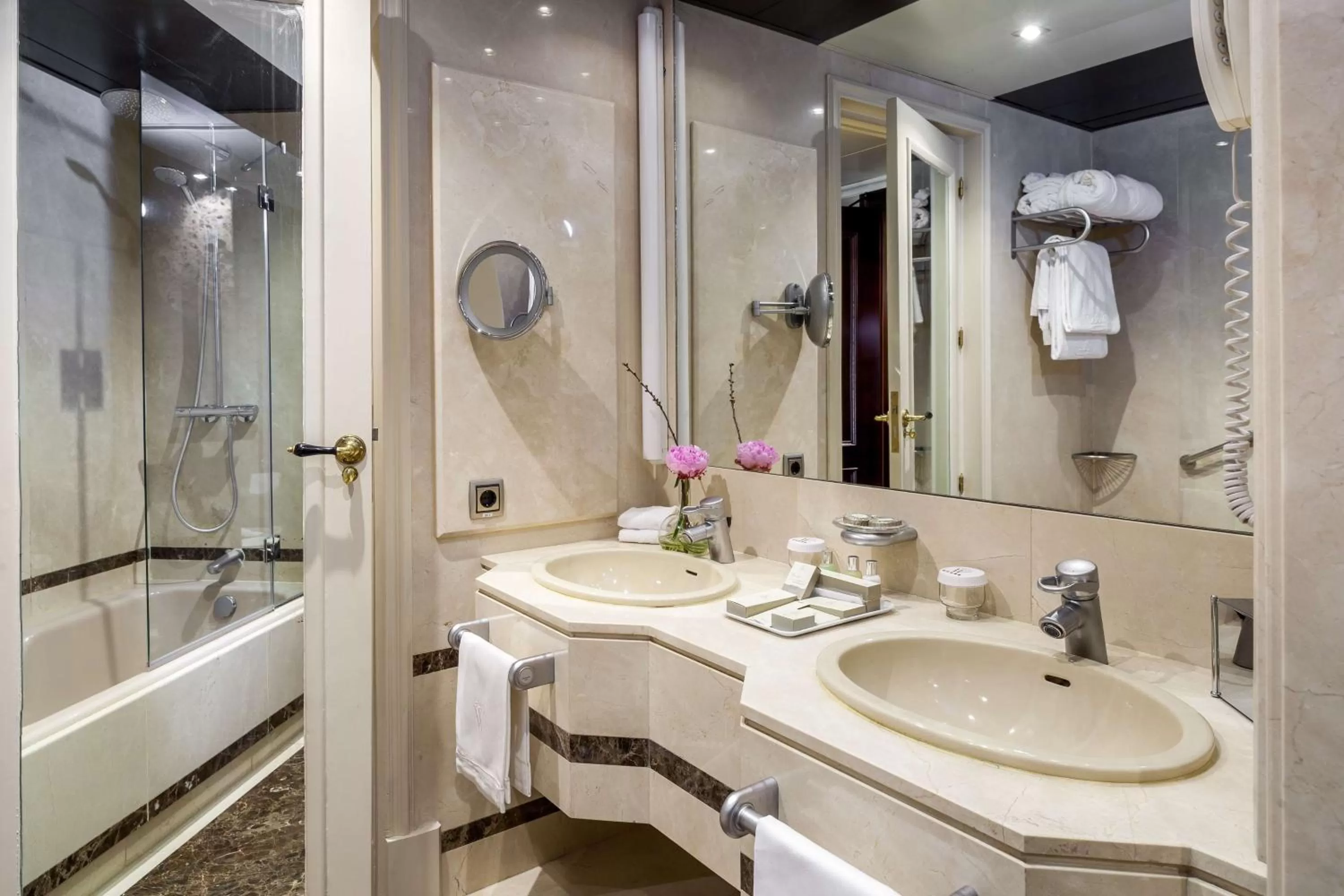 Bathroom in Wellington Hotel & Spa Madrid