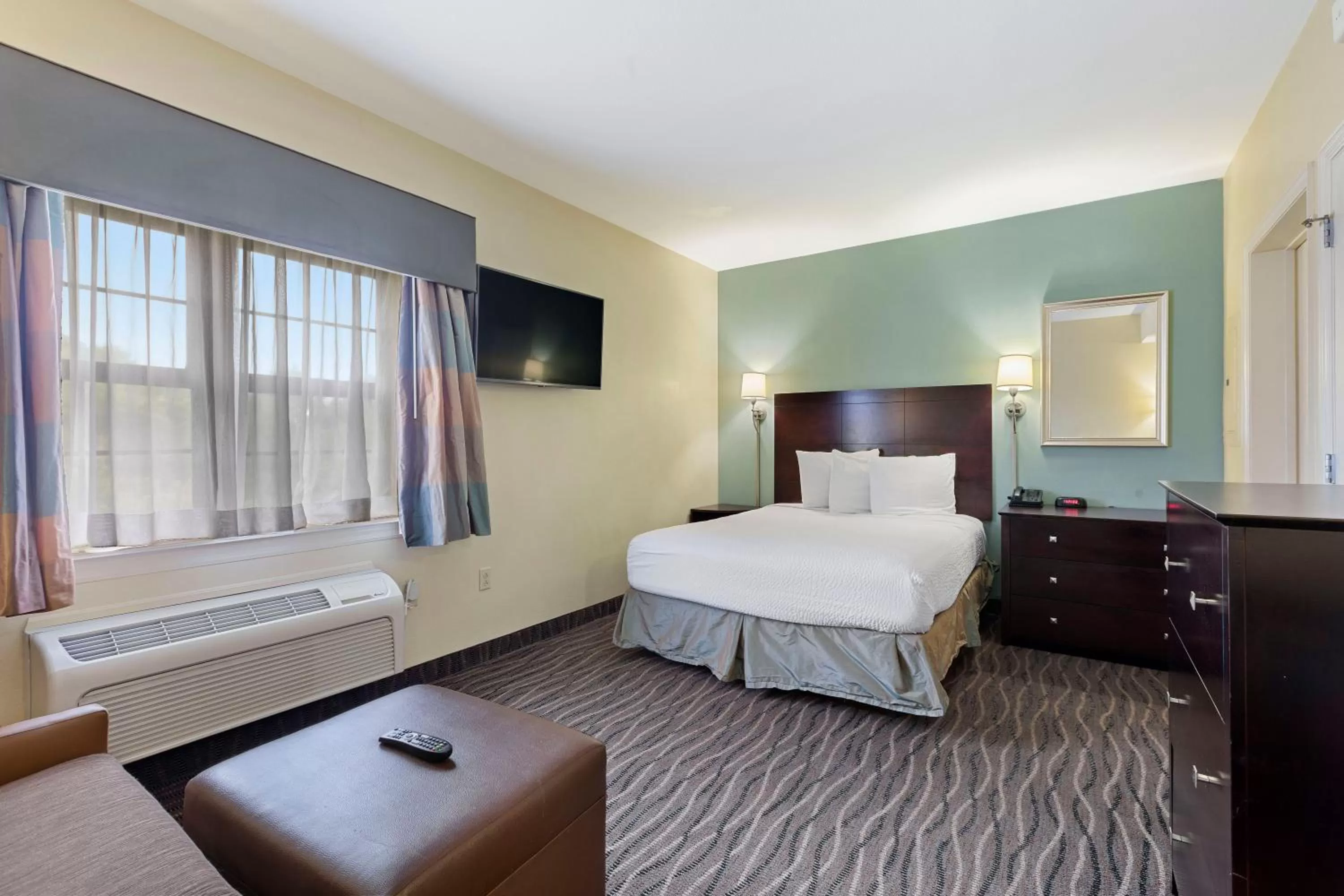 Bed in Extended Stay America Premier Suites - Lakeland - I-4