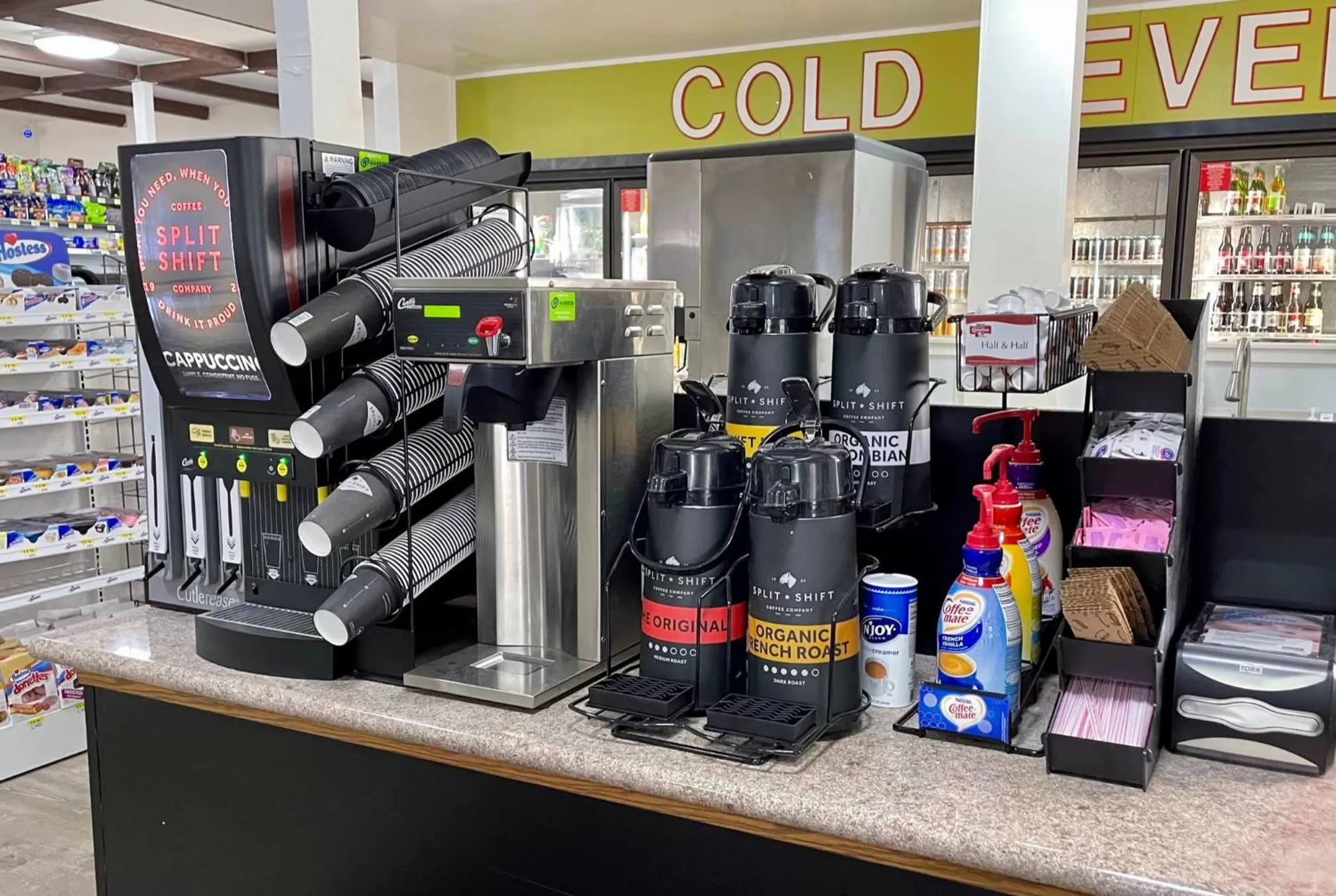 Coffee/tea facilities in Crater Lake Gateway - Hwy 140