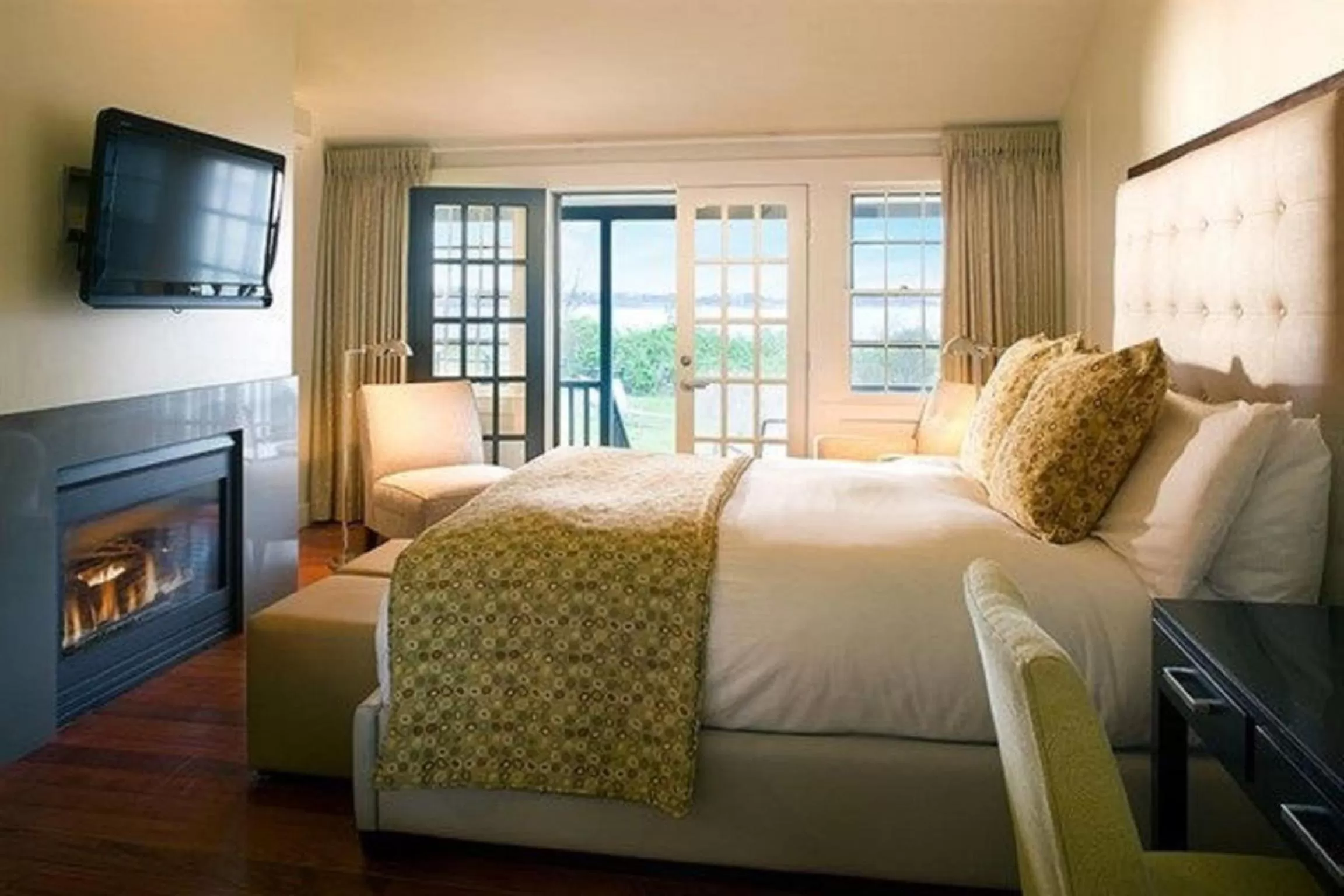 Photo of the whole room, Bed in Castle Hill Inn