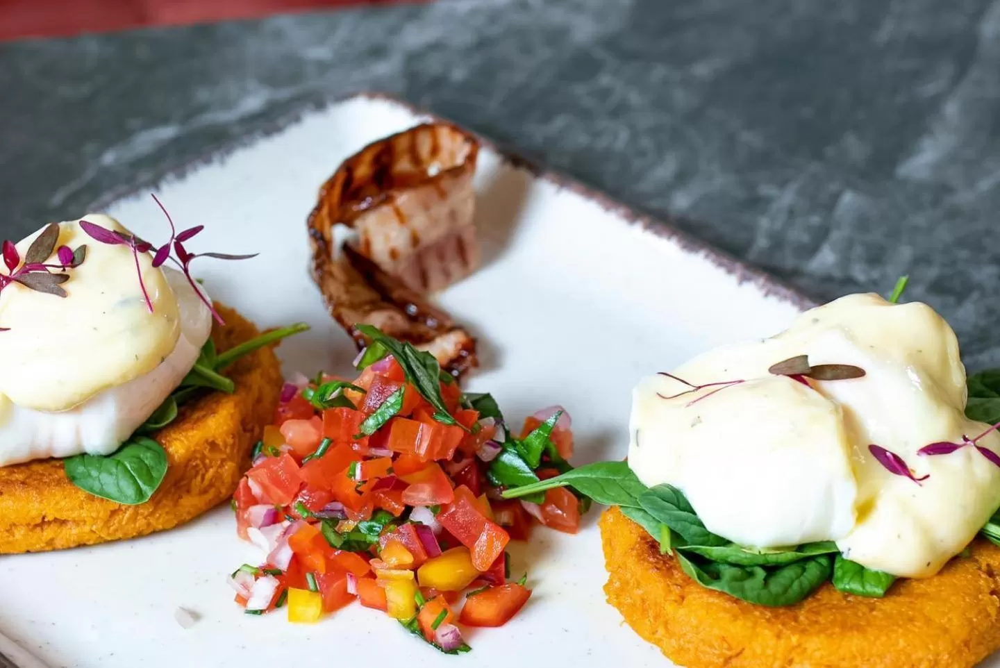 Restaurant/places to eat in Madama Residence