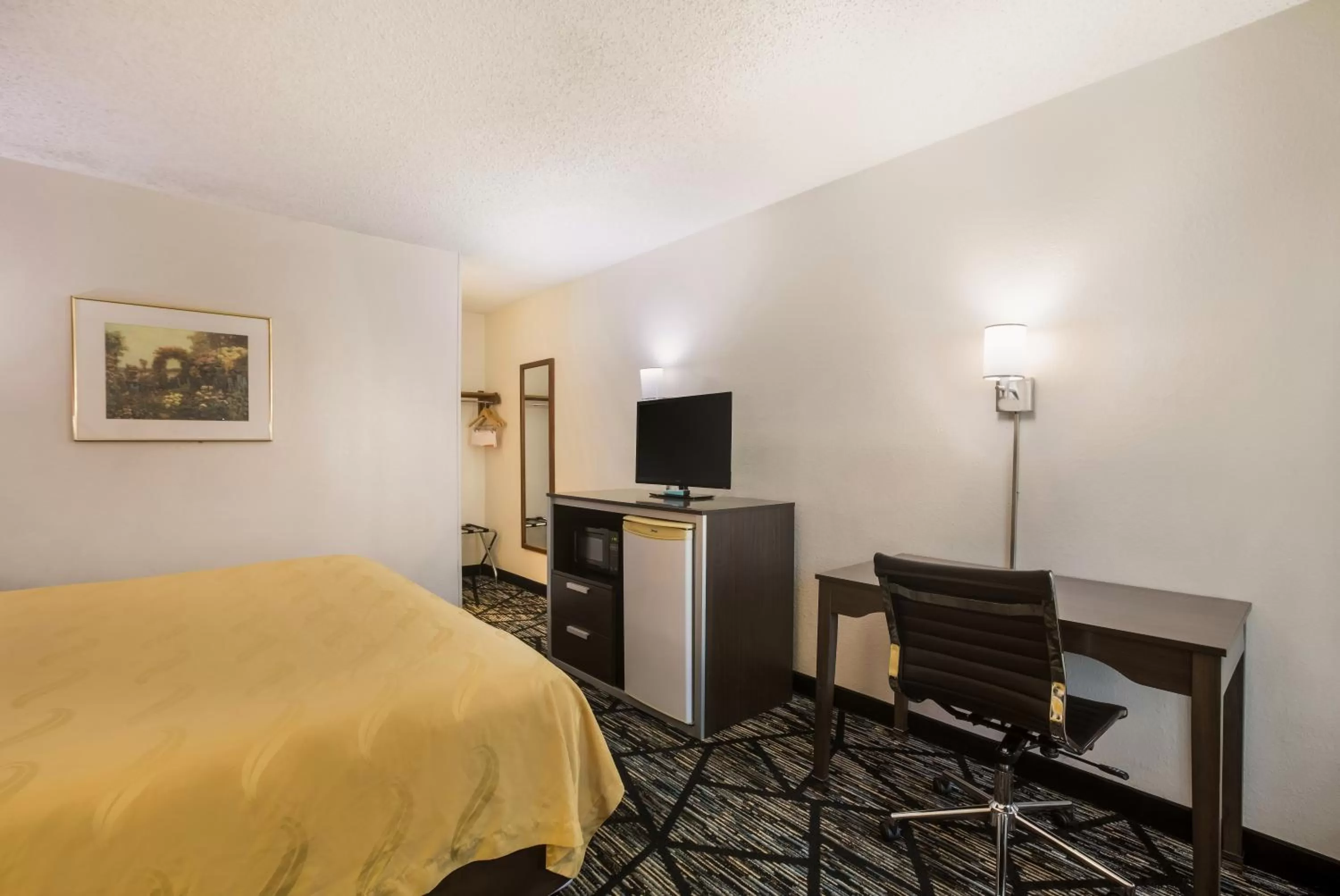 Bedroom, Bed in Quality Inn Northlake