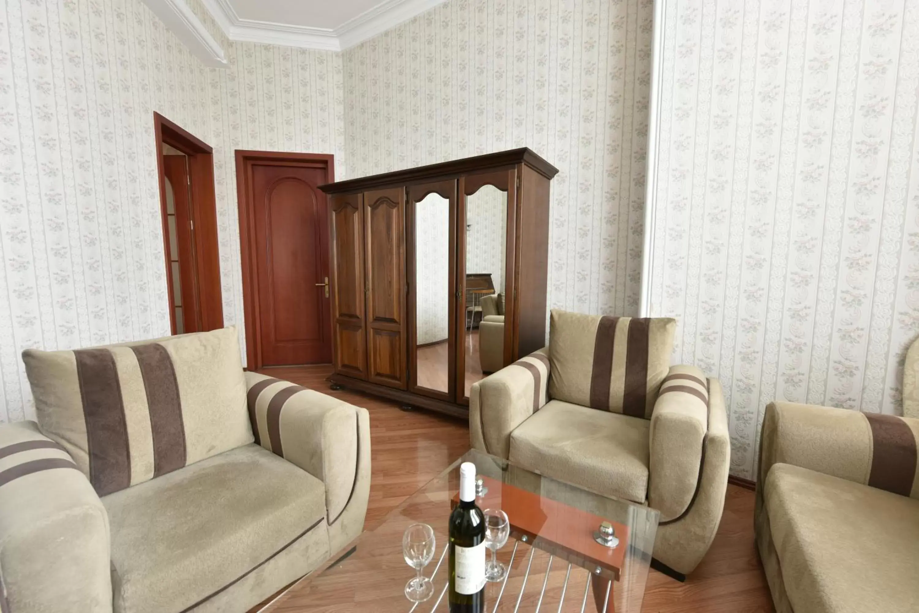 Standard Suite - single occupancy in Irmeni Hotel Standard Suite - single occupancy in Irmeni Hotel