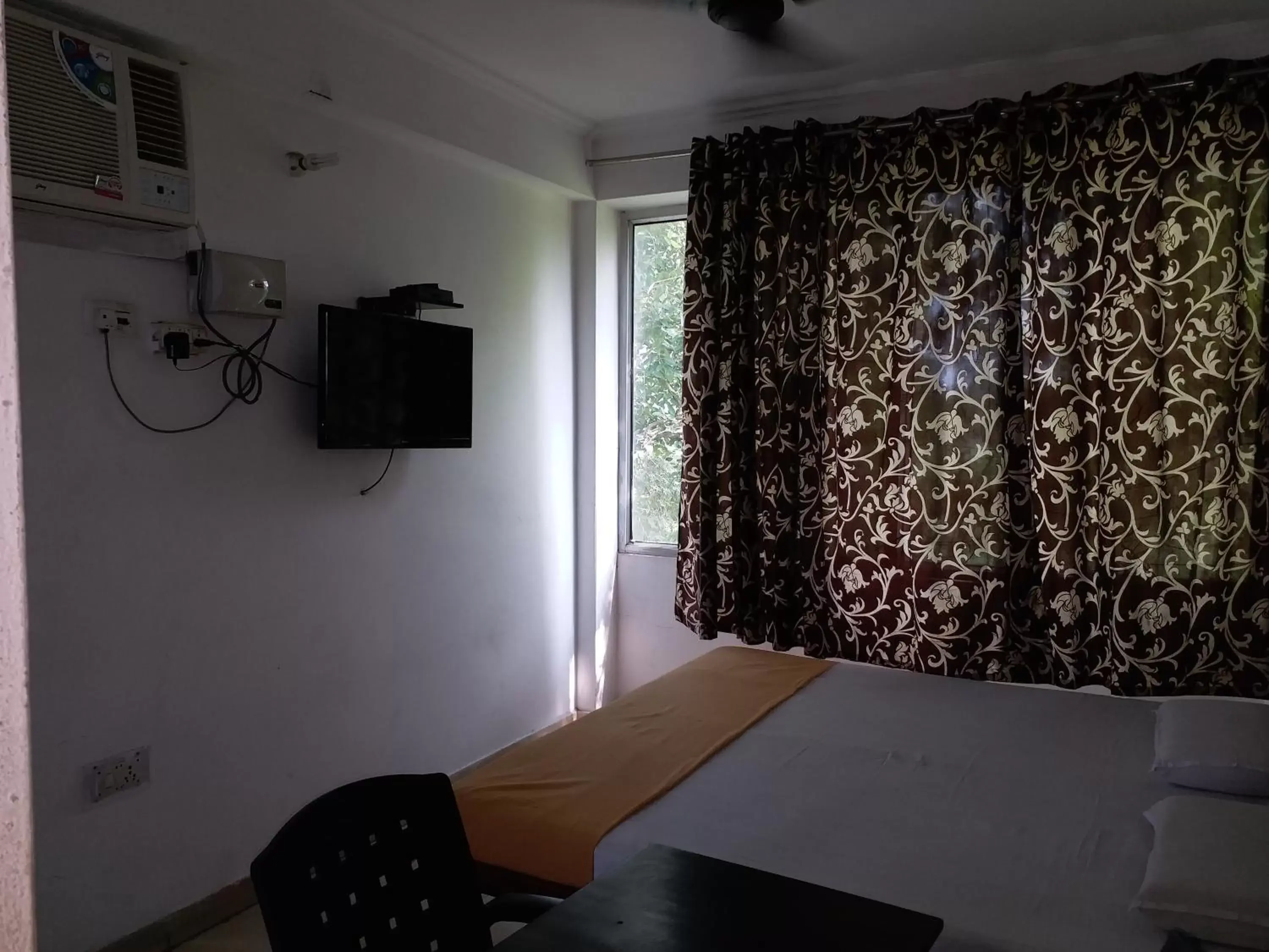 Small Double Room in Krishna Hansraj Hotel Small Double Room in Krishna Hansraj Hotel