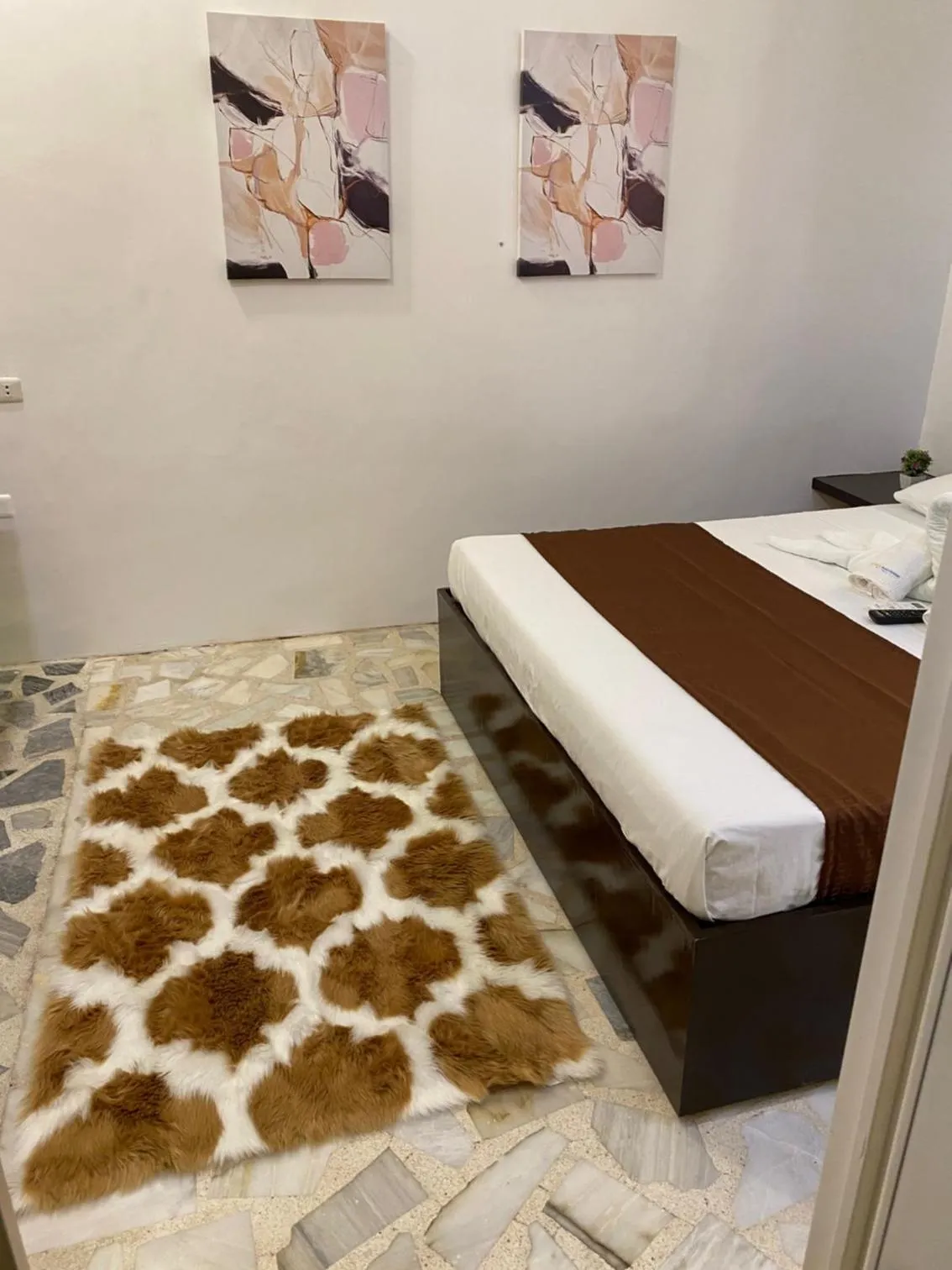 Bed in Papa Freds Beach Resort