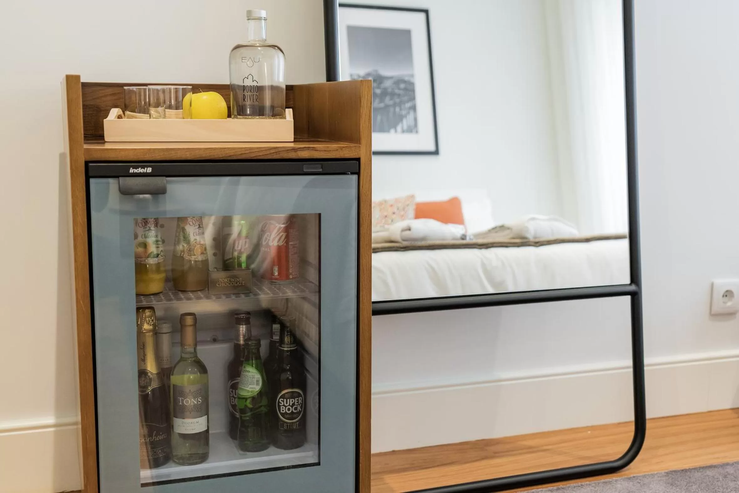 Food and drinks in Porto River Infante