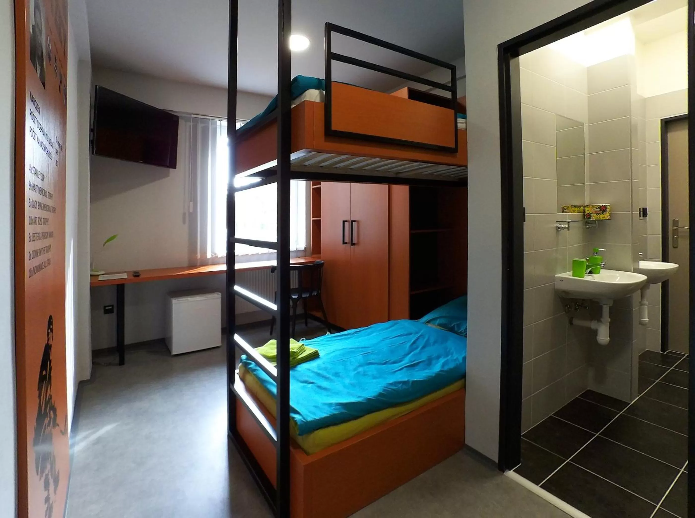 Bathroom, Bed in Sporthotel Zimní stadion Benešov