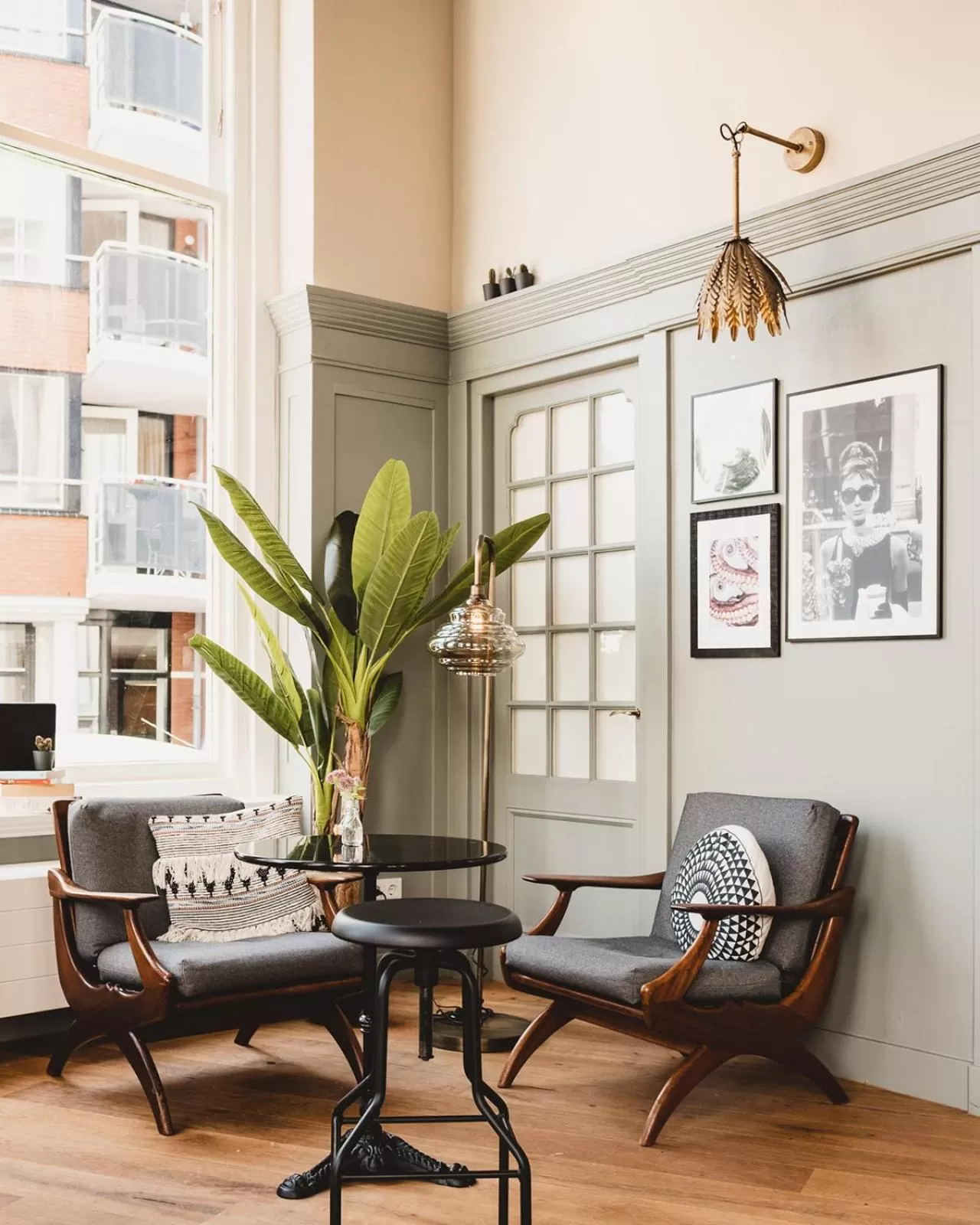 Restaurant/places to eat in FINCH Boutique Hotel, downtown