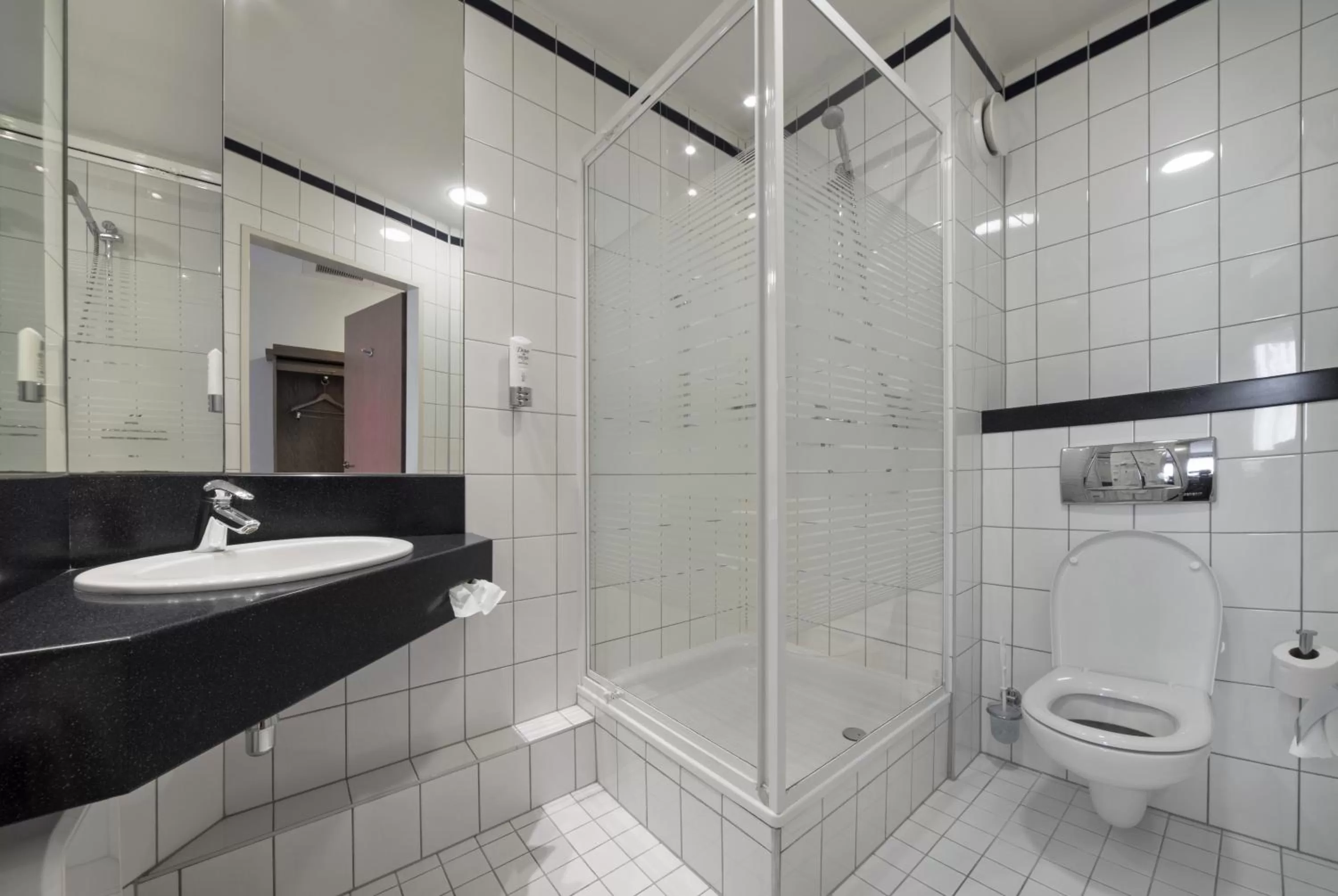 Shower in Express Kraków Hotel