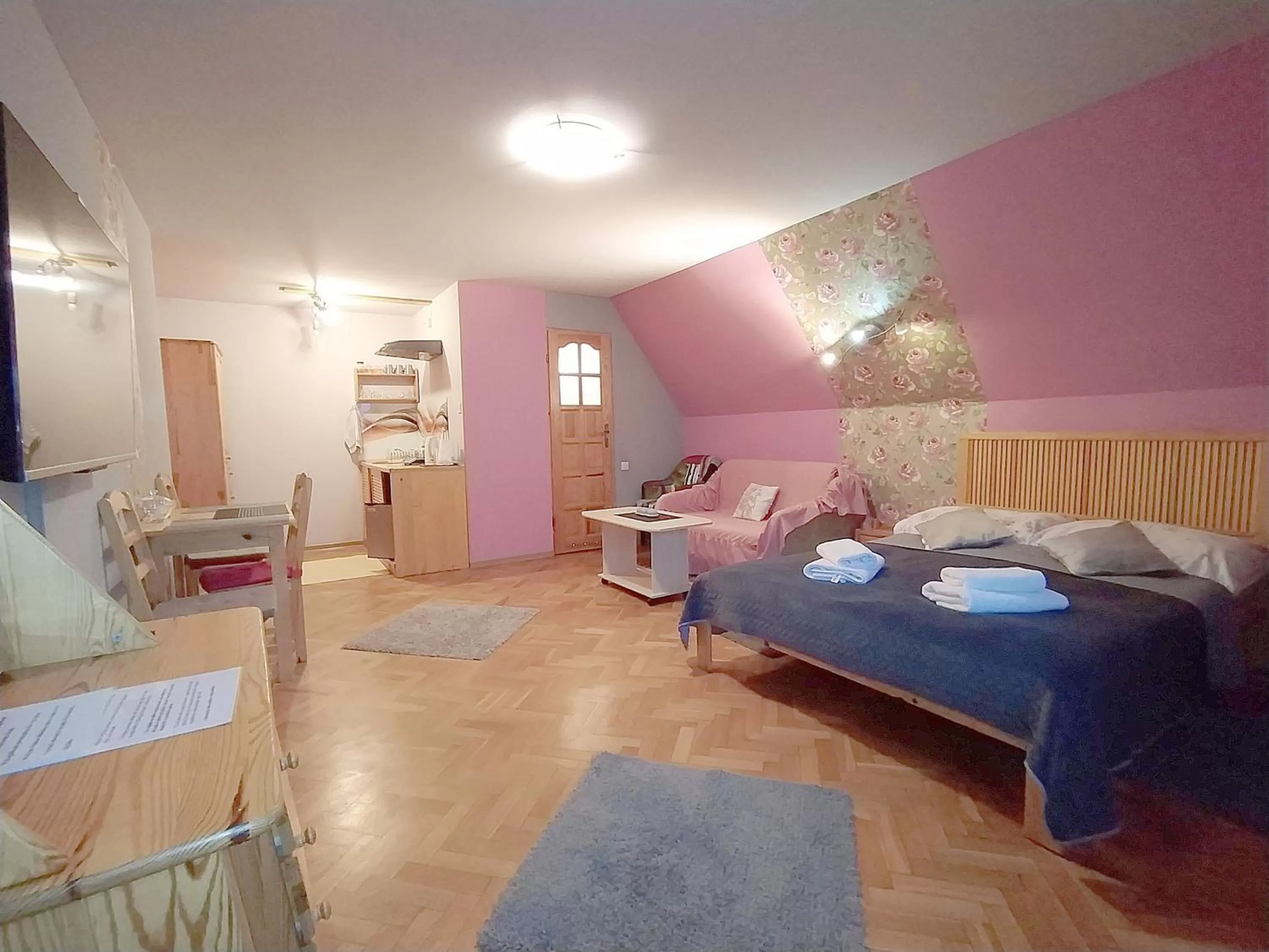 Bed in Willa Mozaika