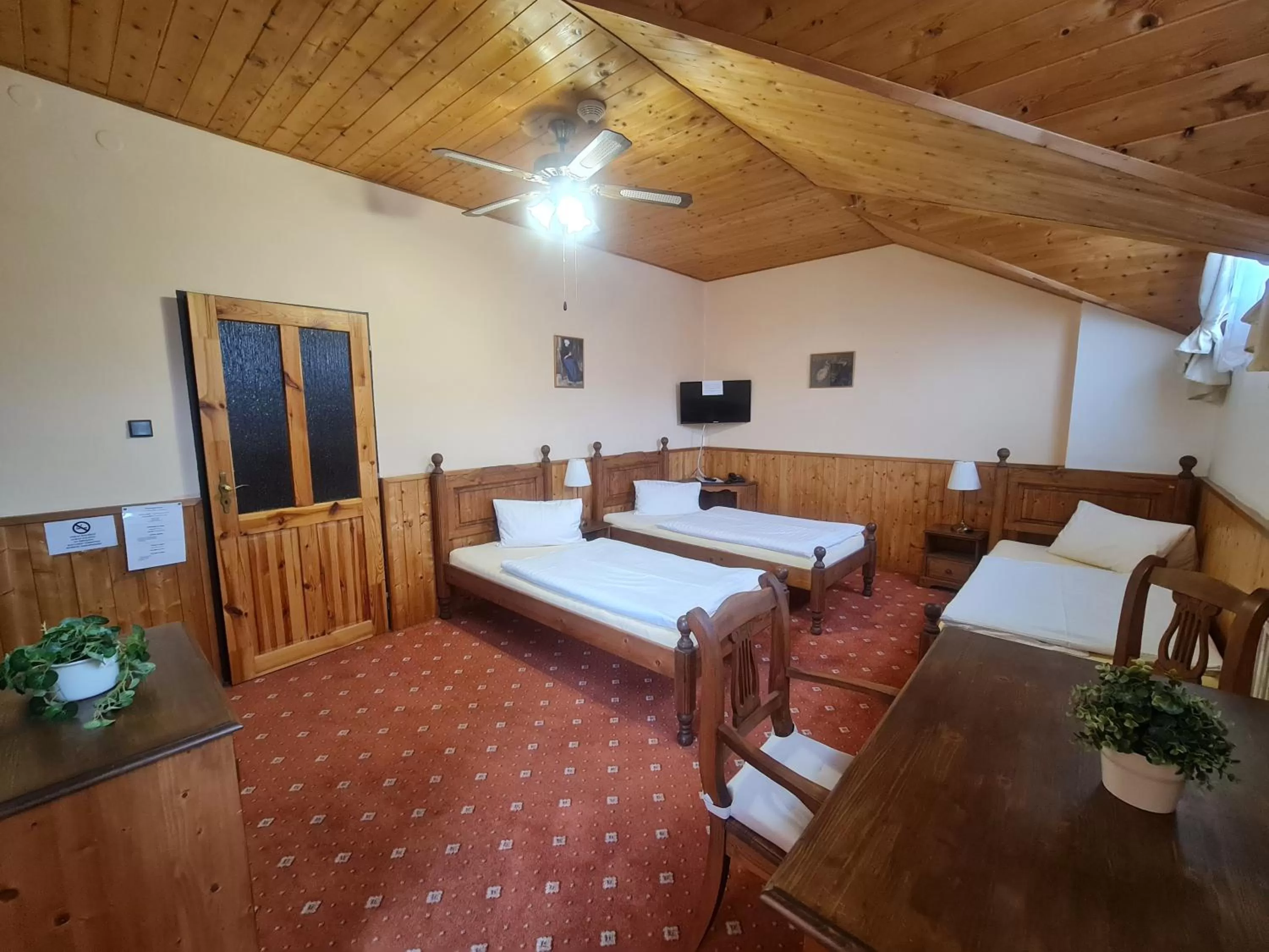 Bed in garni Hotel ASAS***