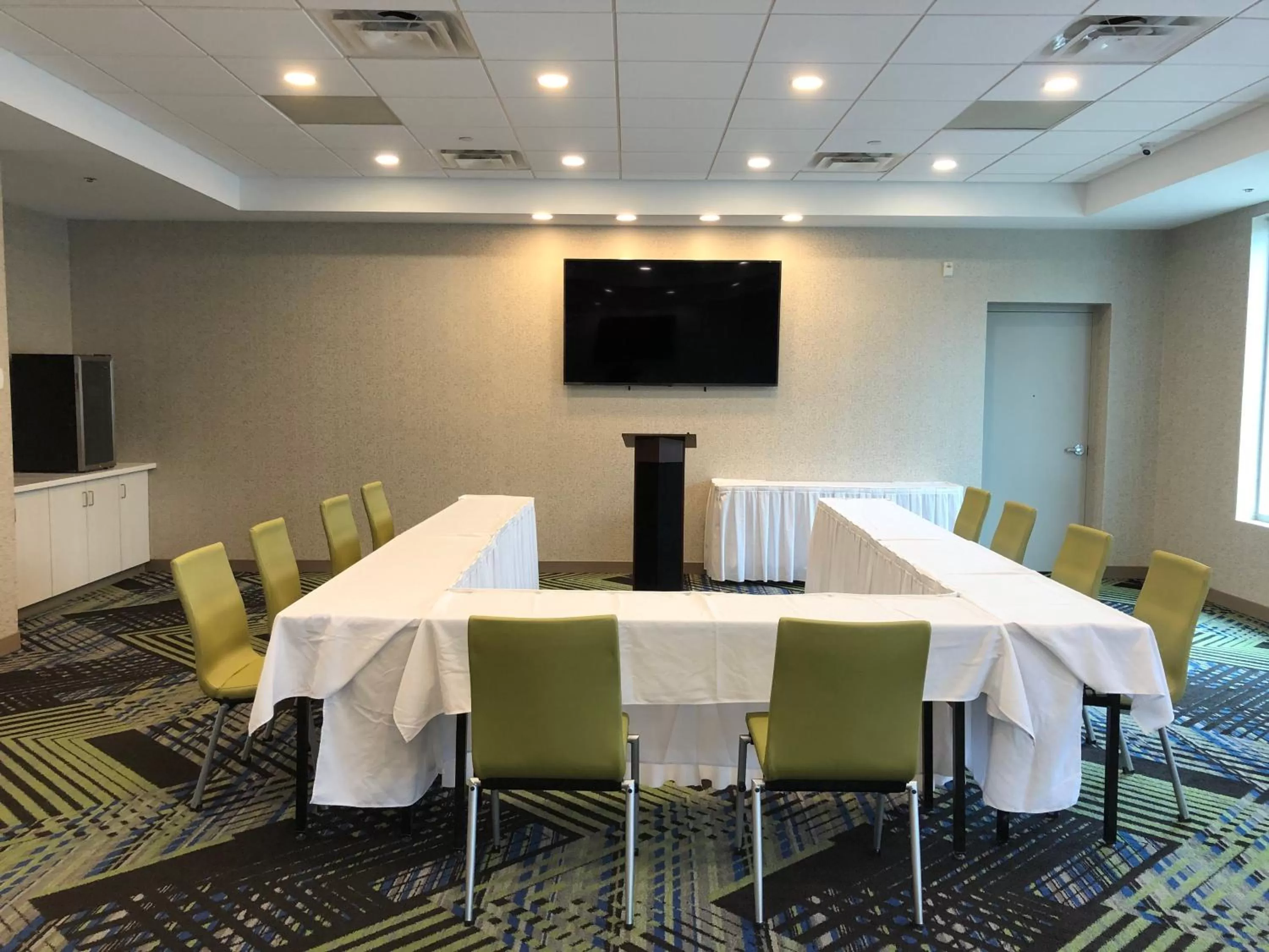 Meeting/conference room in Holiday Inn Express & Suites Halifax Airport by IHG