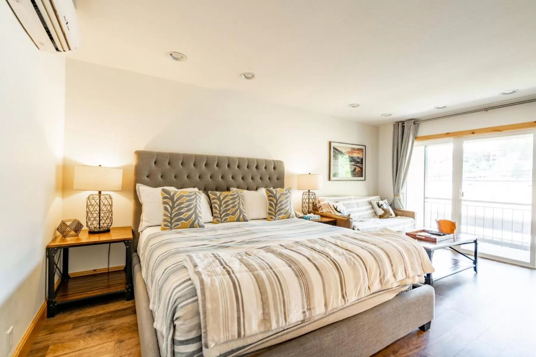 Bed in Treasure Mountain Inn