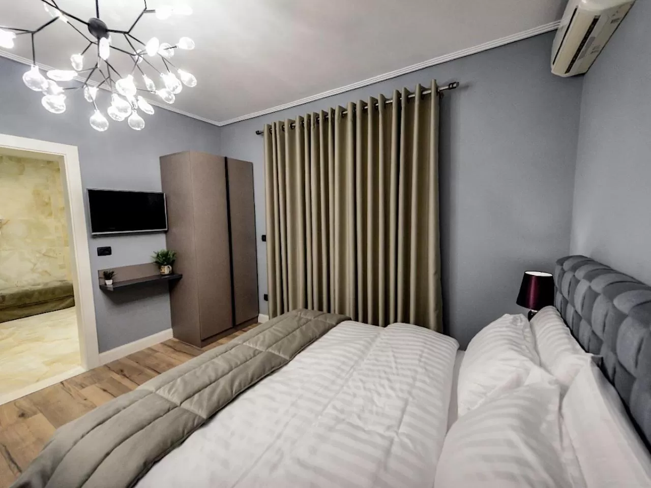 Bed in Hotel Vila Tirana