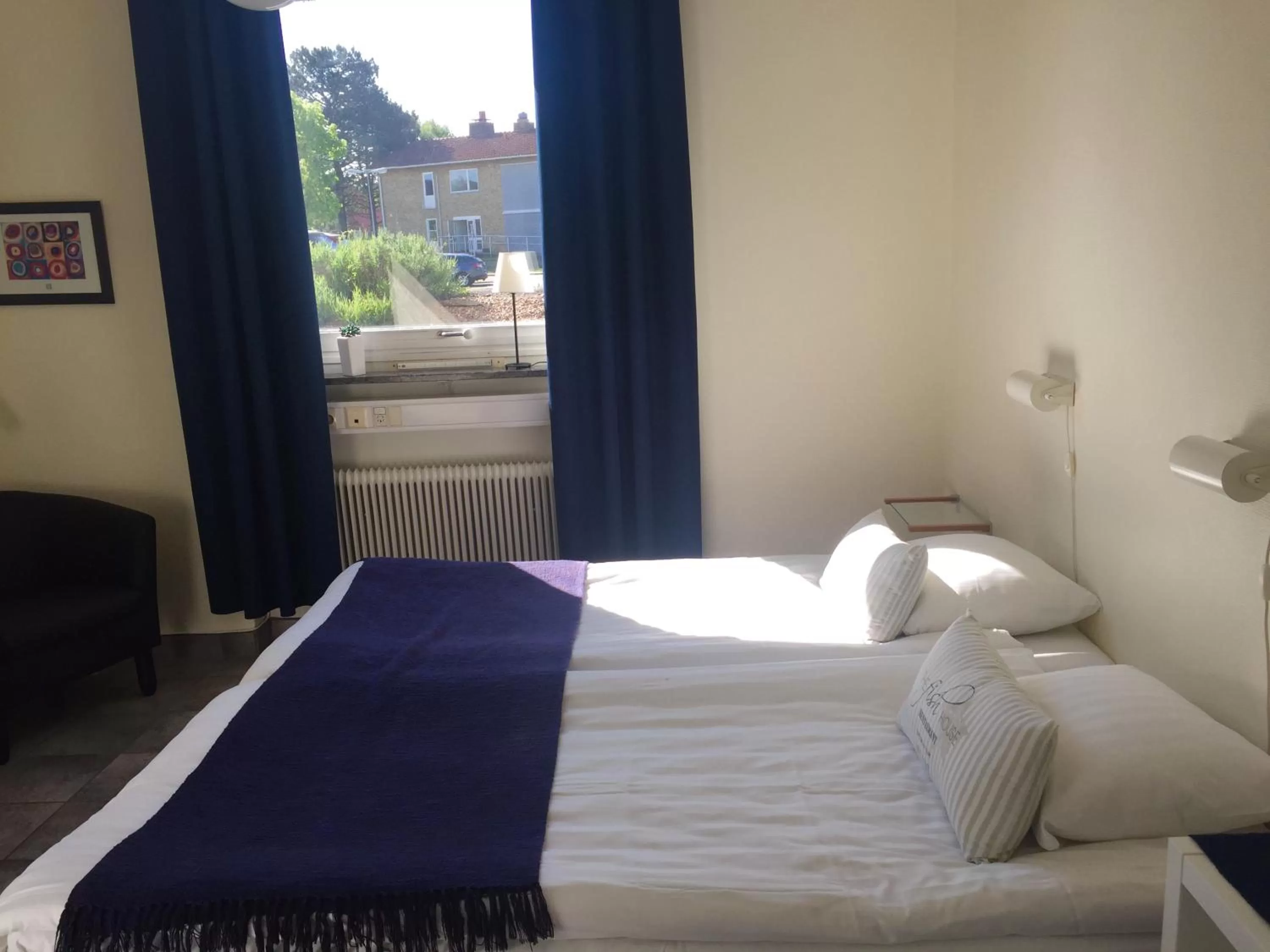 Photo of the whole room, Bed in Aurora Bed & Breakfast