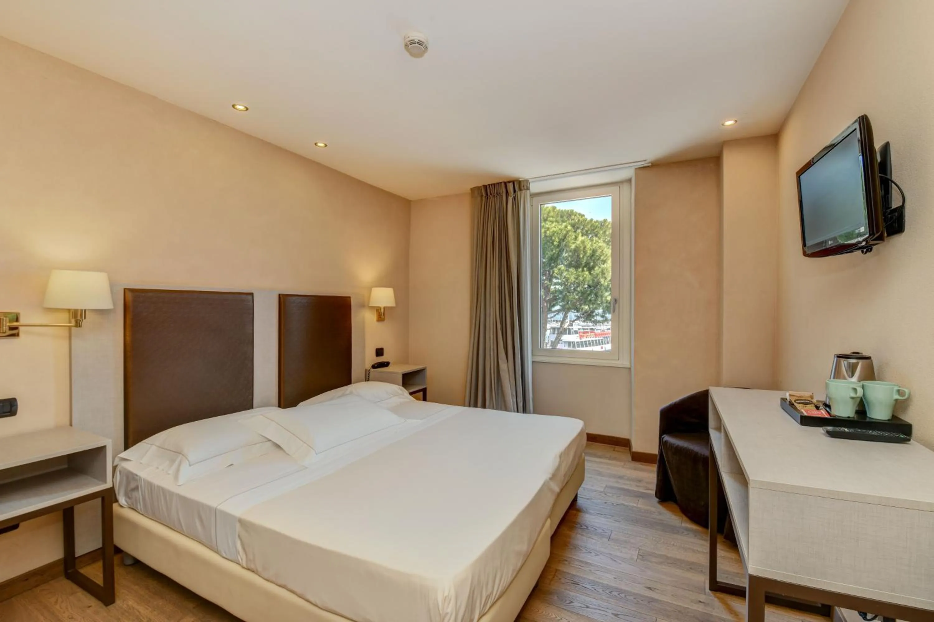 Bed in Hotel Tripoli