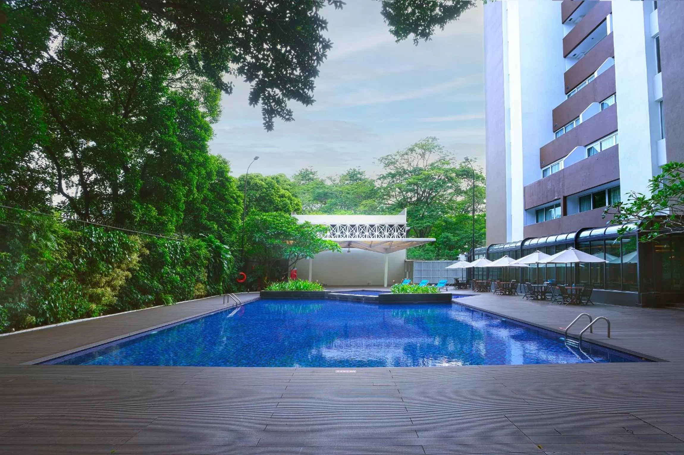 Swimming pool in Swiss-Belhotel Pondok Indah