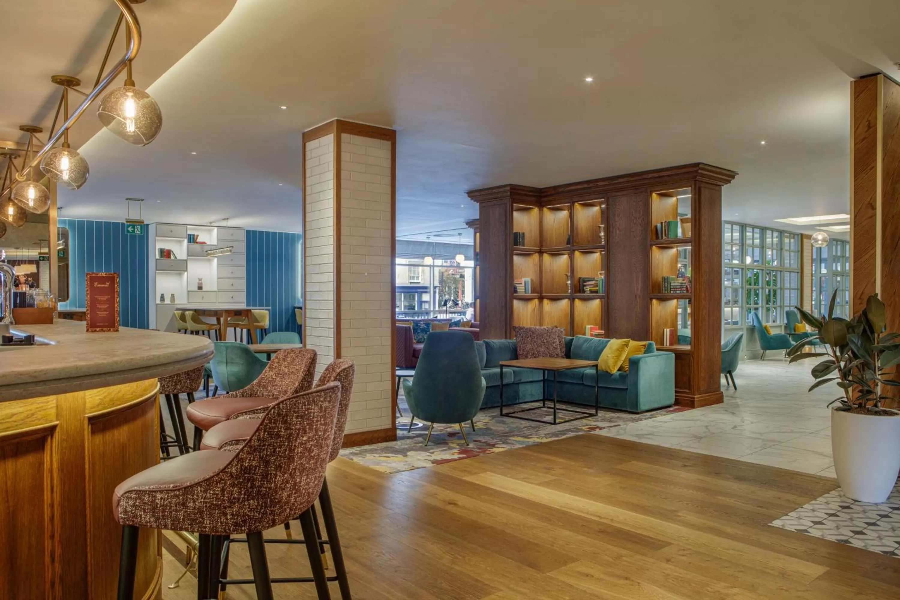 Lounge or bar in DoubleTree by Hilton Bath