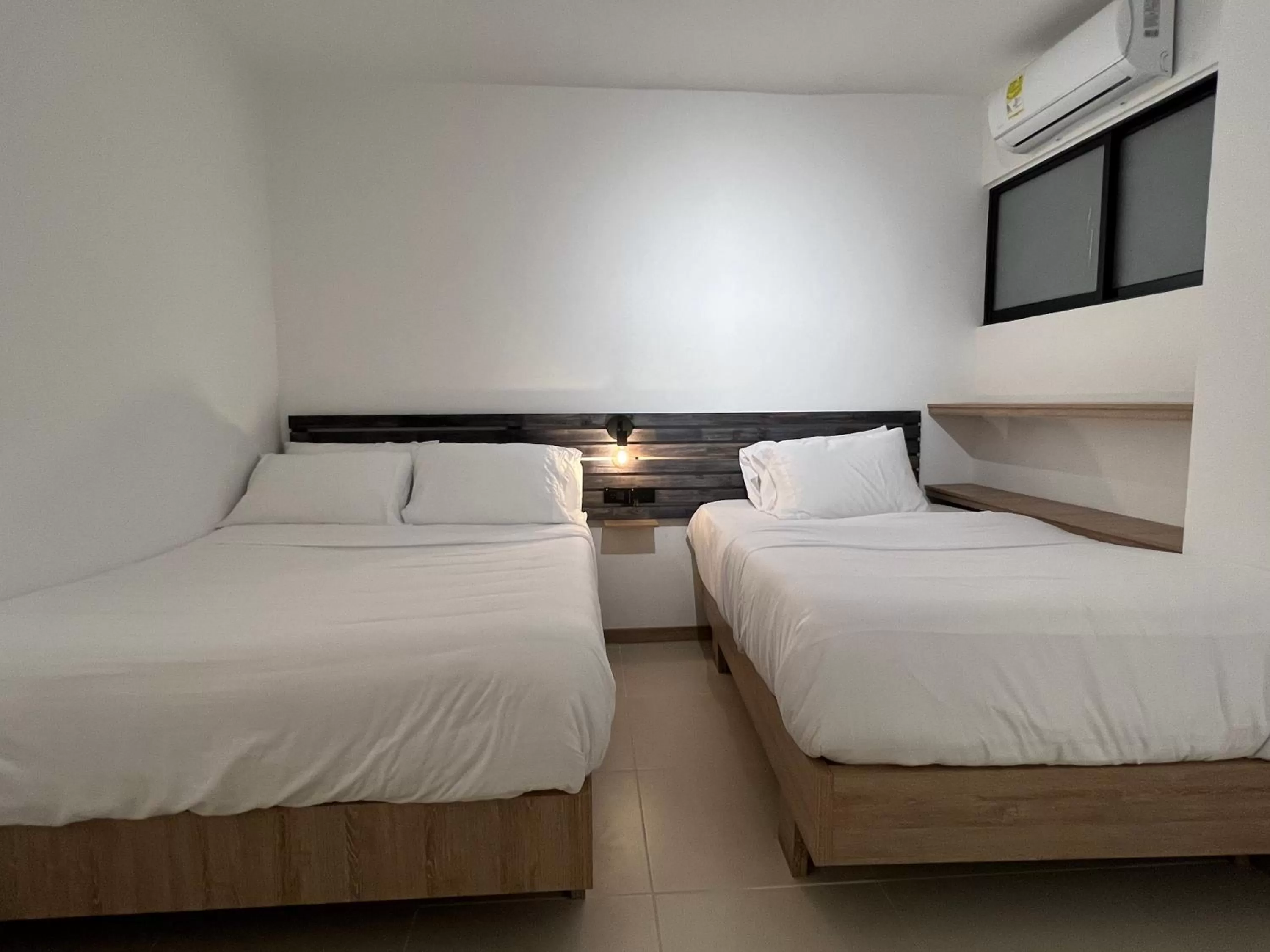 Photo of the whole room, Bed in HOTEL 9.5 SAN FERNANDO