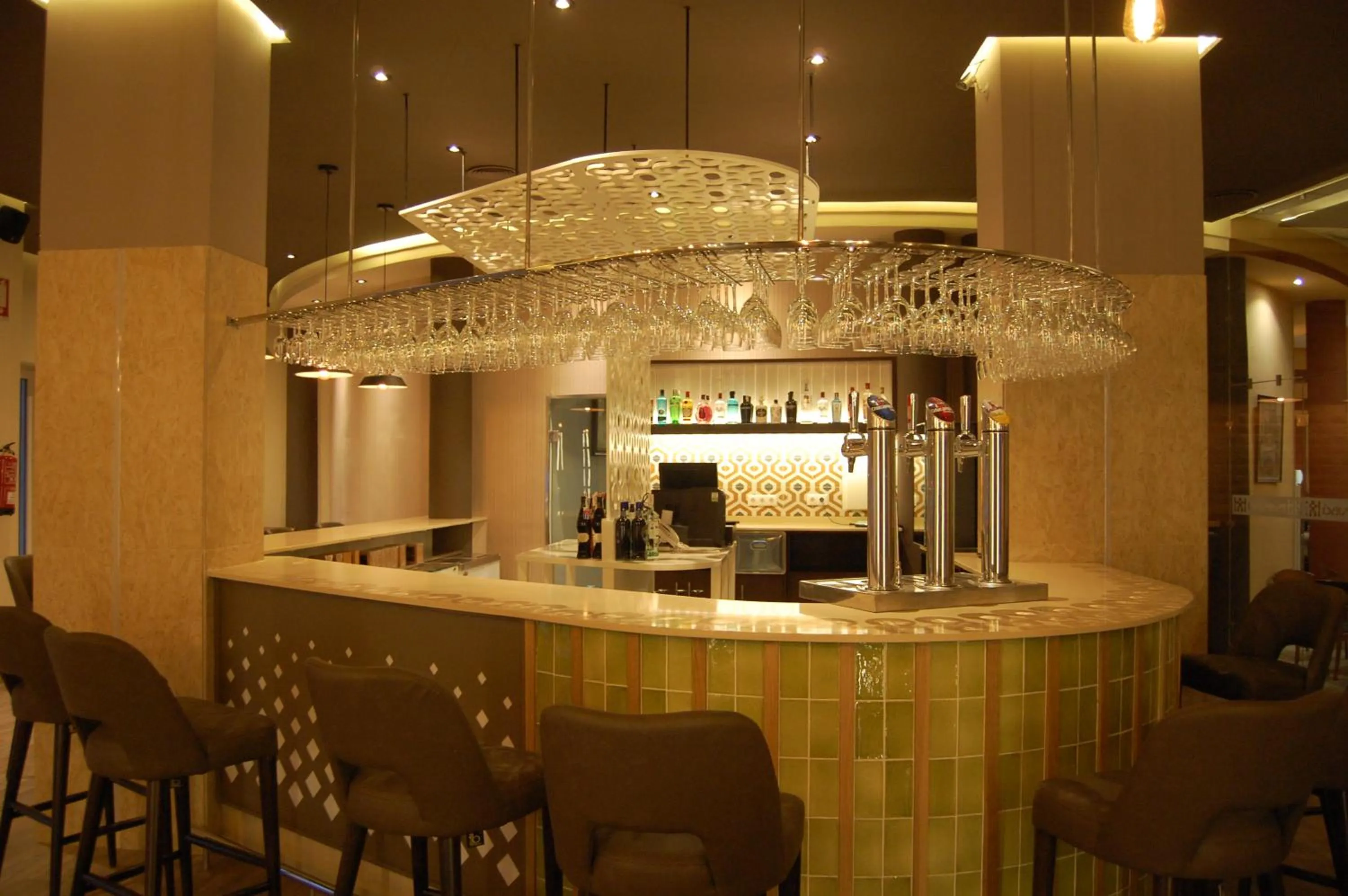 Restaurant/places to eat in Hotel Castillo