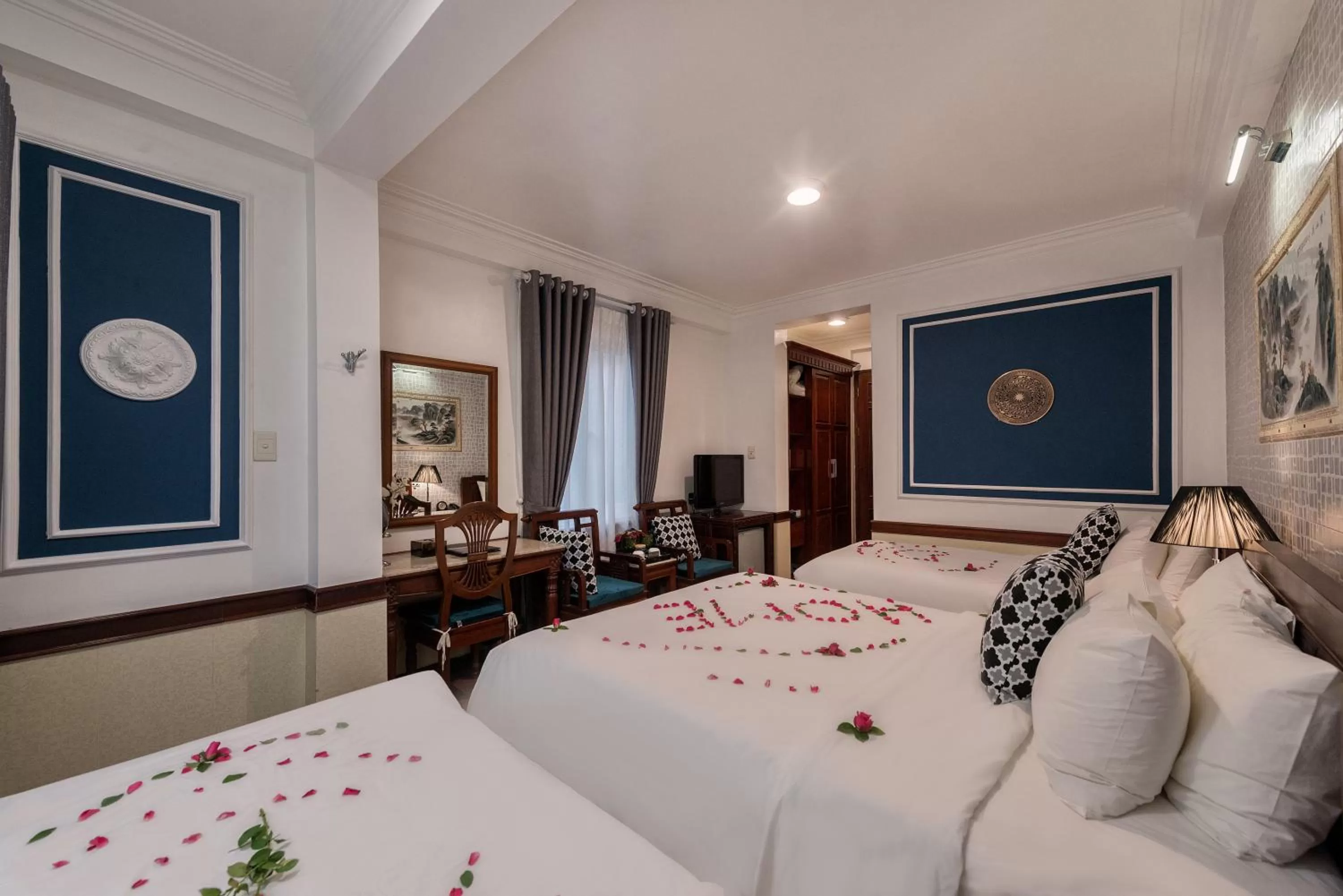 Bedroom, Bed in Prince II Hotel