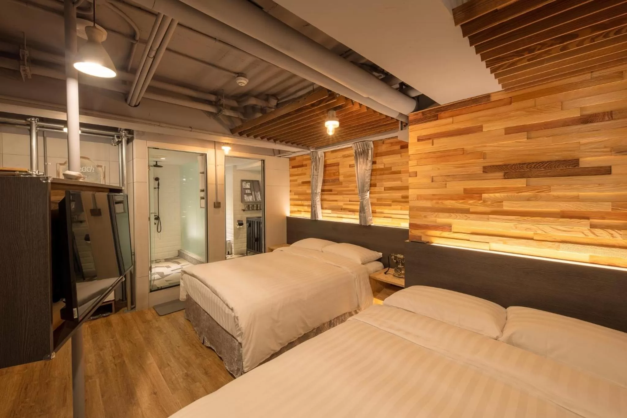 Shower, Bed in RF Hotel - Zhongxiao