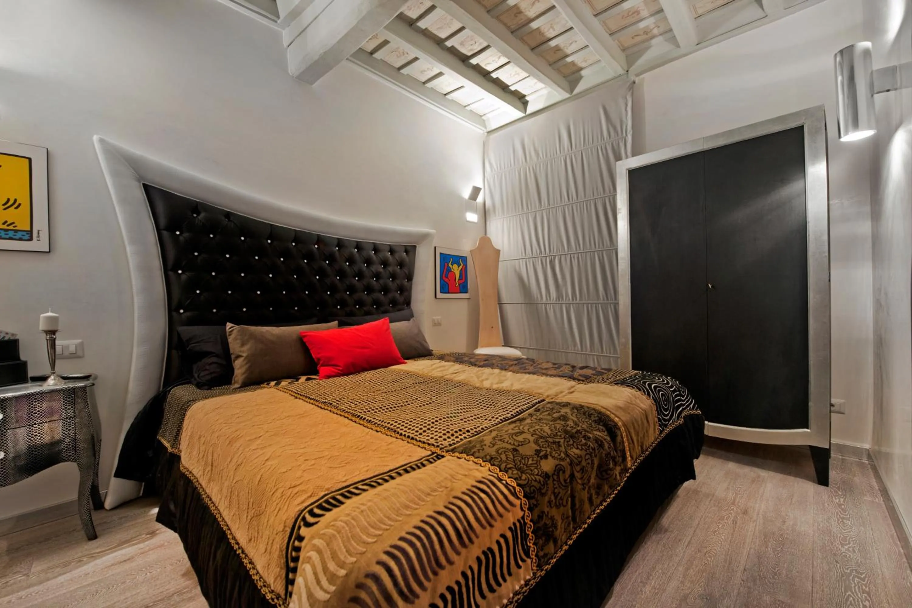 Bathroom, Bed in Pantheon Relais