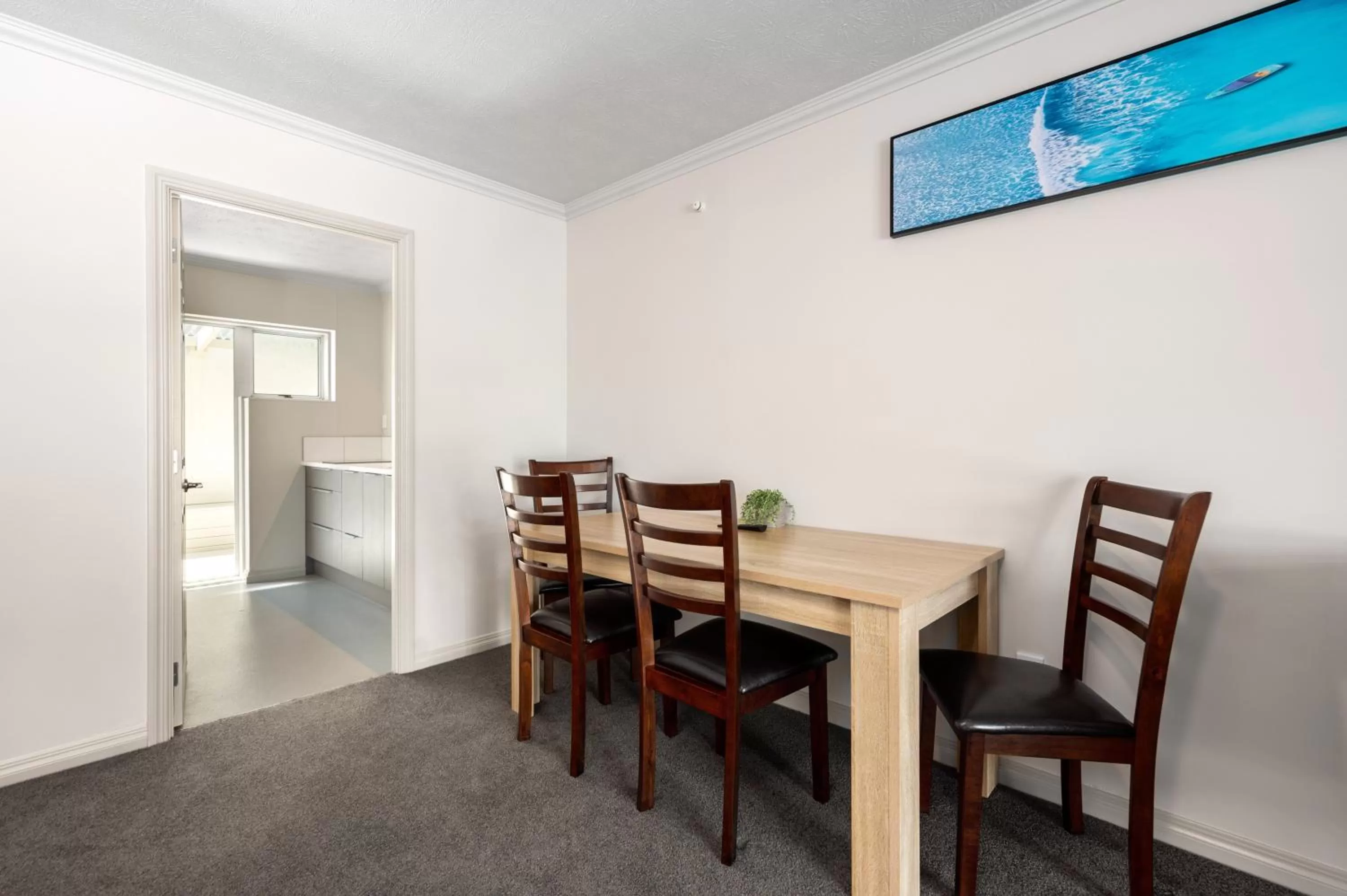 Seating area in Ashleigh Court Motel