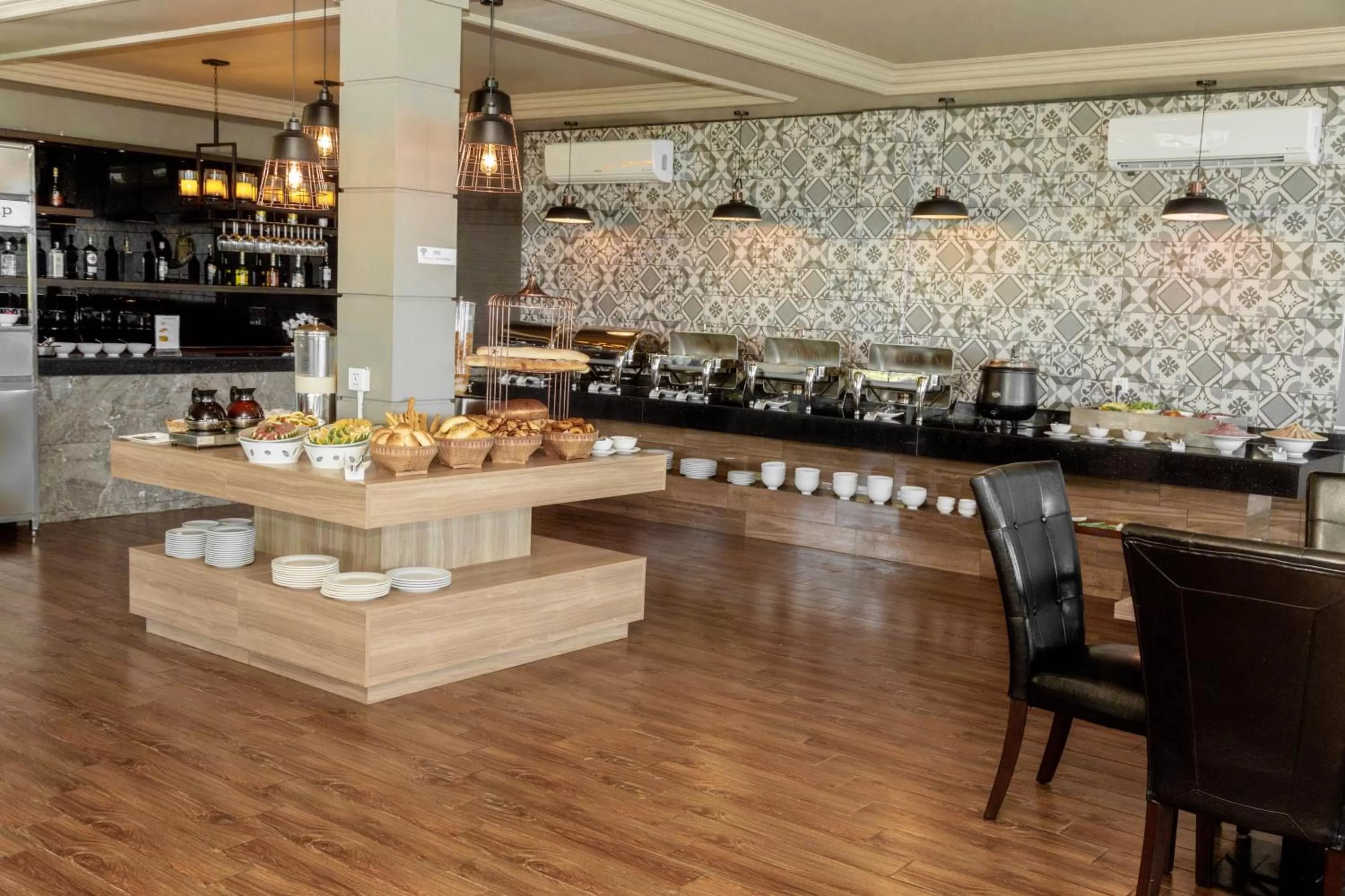 Restaurant/places to eat in KEP BAY HOTEL & RESORT