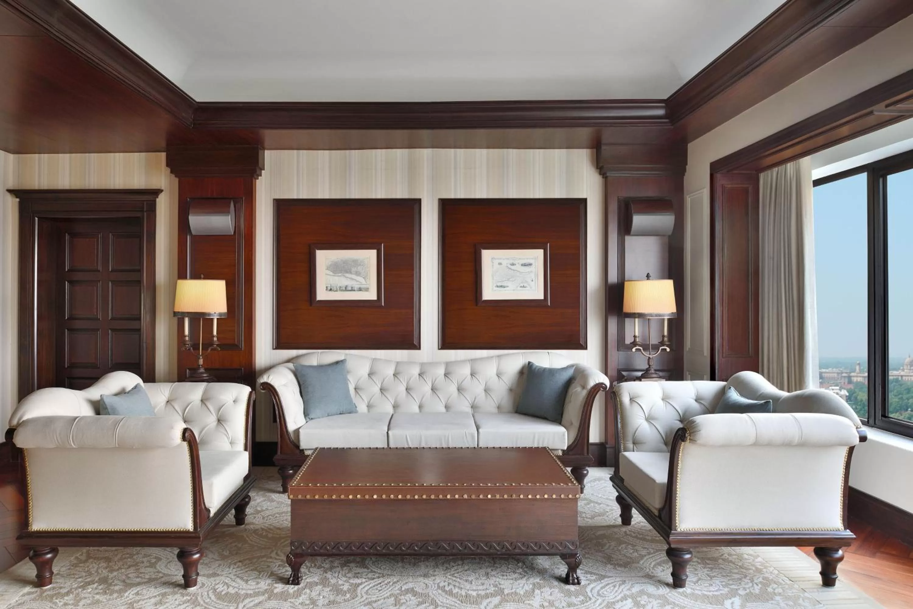 Living room in Le Meridien New Delhi